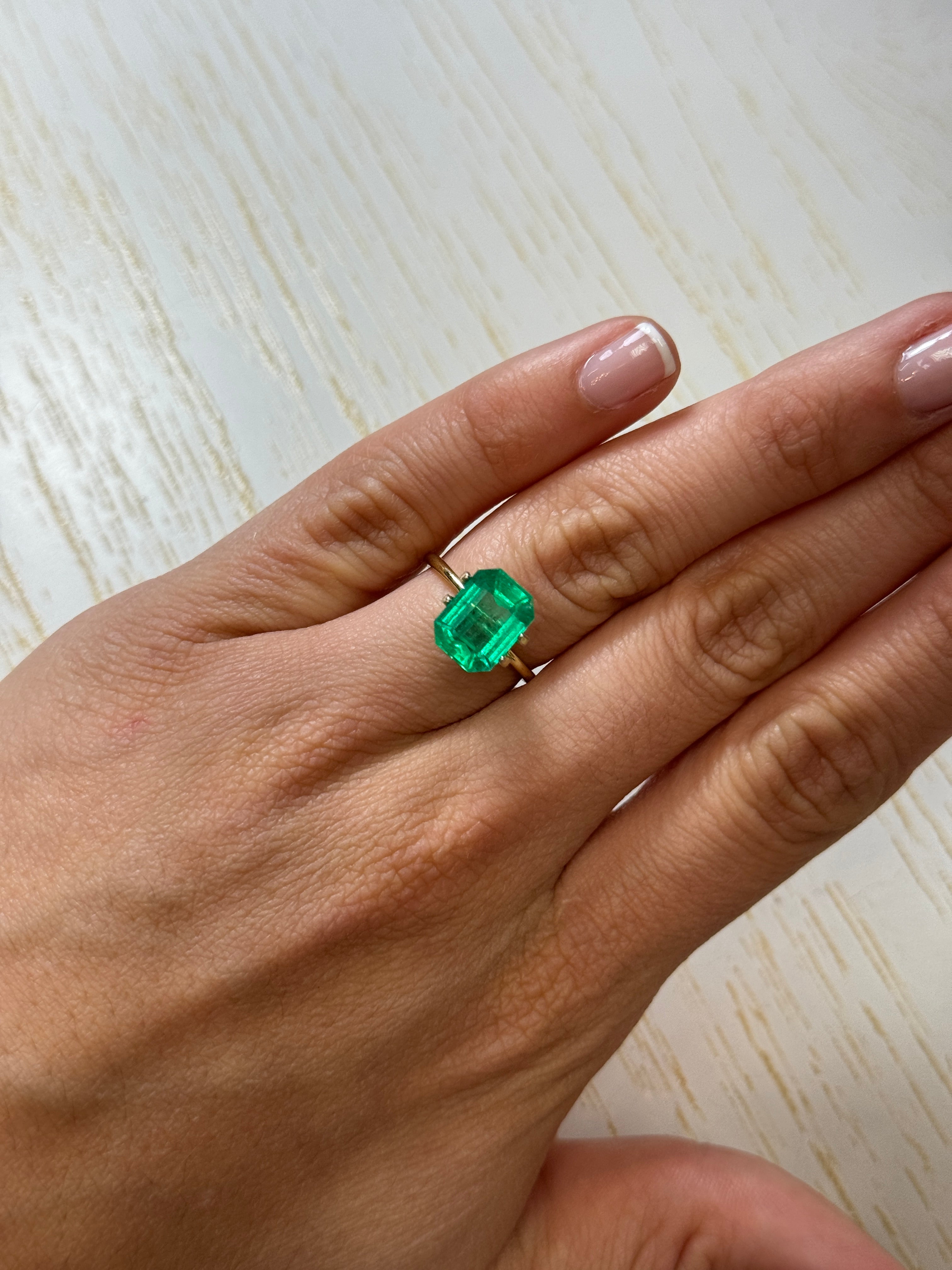 3.88 Carat 11x8mm Glowing Green Natural Loose Colombian Emerald - Emerald Cut Gemstone for Jewelry Making, Engagement Rings & Luxury Gifts