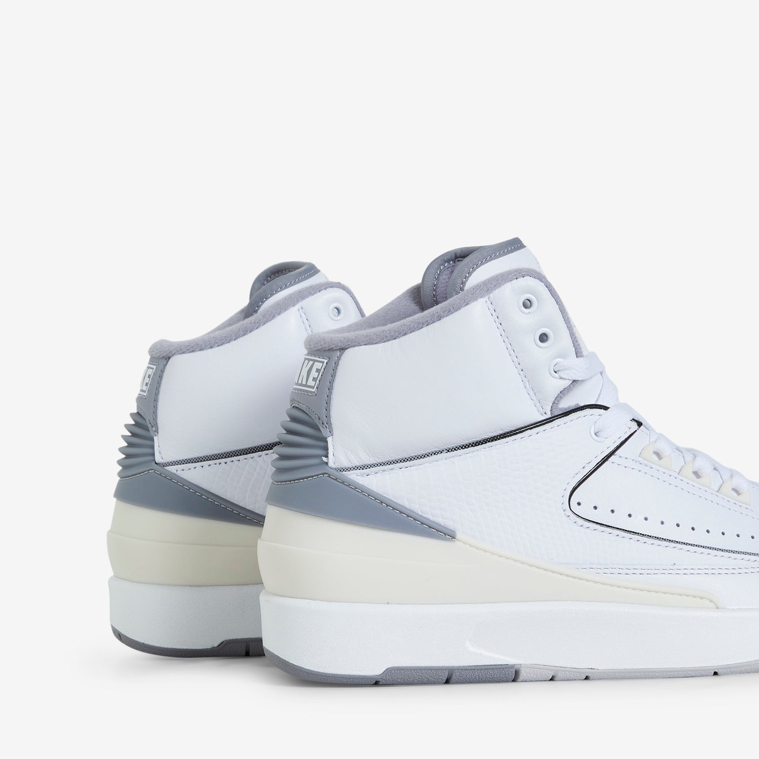 Air Jordan 2 Retro Men's Basketball Shoes - White/Cement Grey/Sail/Black Colorway | High-Top Sneakers for Streetwear & Basketball Performance