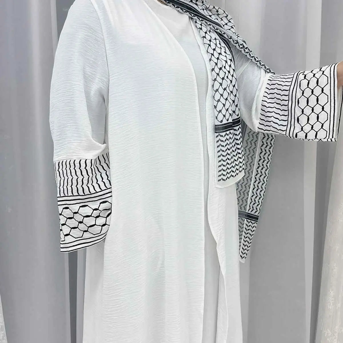 Elegant Muslim Women's Open Abaya Dress with Keffiyeh Embroidery Sleeves - Modest Islamic Fashion for Prayer, Mosque & Special Occasions