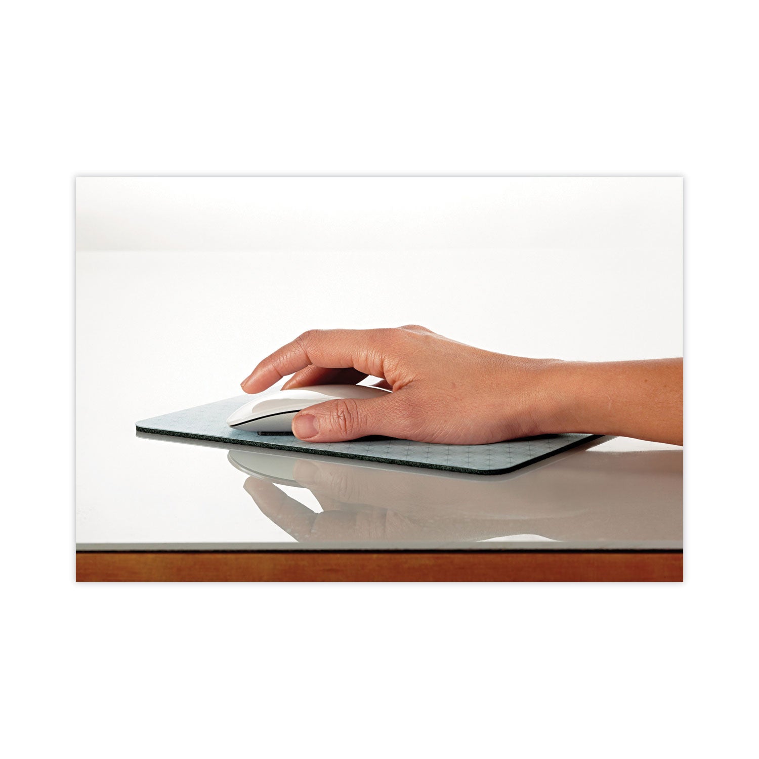 3M™ Precise Mouse Pad with Non-Slip Backing - 9 x 8 Inches - Ergonomic Bitmap Design for Gaming & Office Work - Smooth Tracking for PC, Laptop & Mac - Perfect for Gamers, Graphic Designers & Professionals