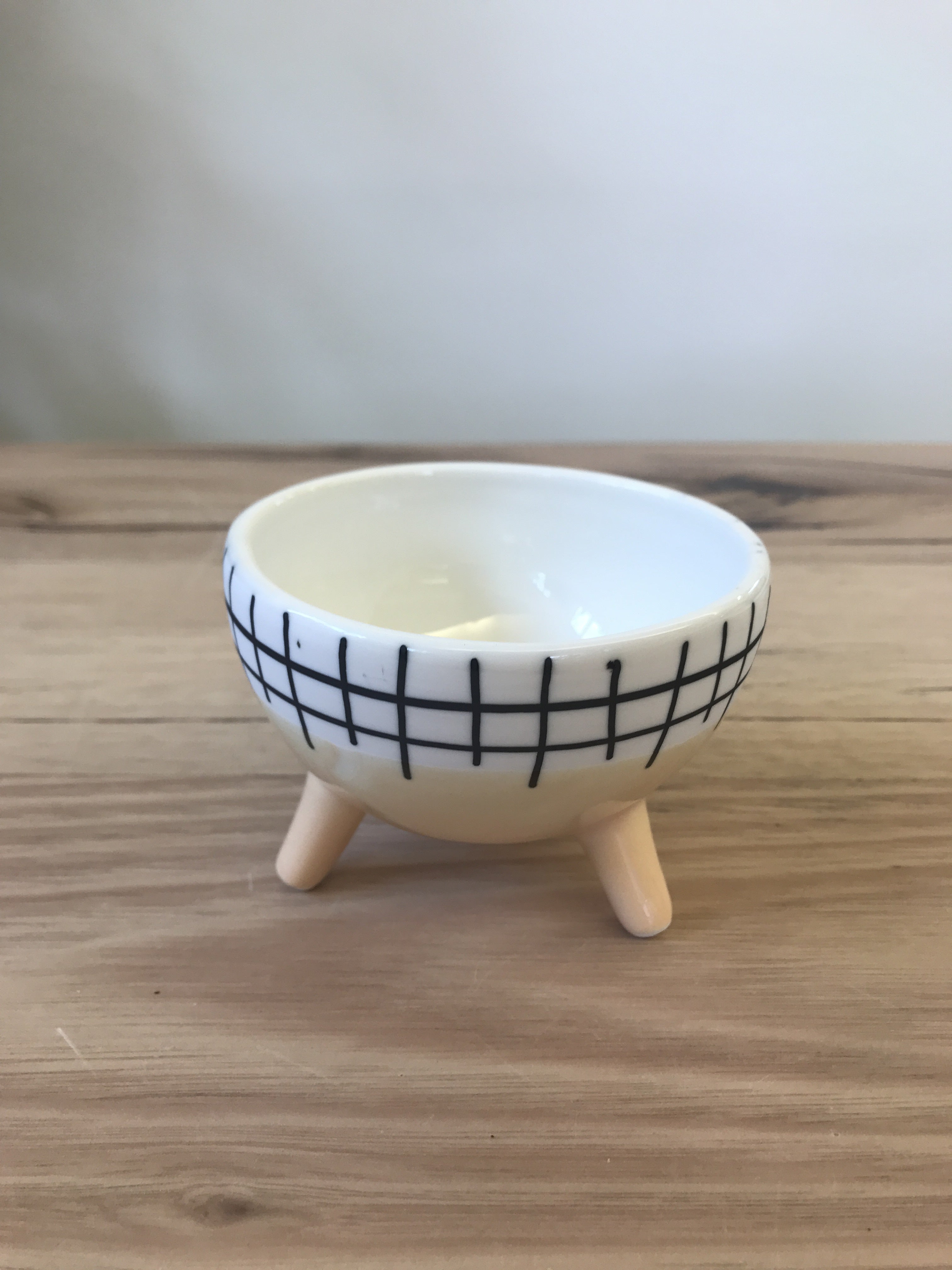 Stylish Madi Plaid Plant Pot with Legs - Perfect for Indoor & Outdoor Home Decor, Office, and Garden Use