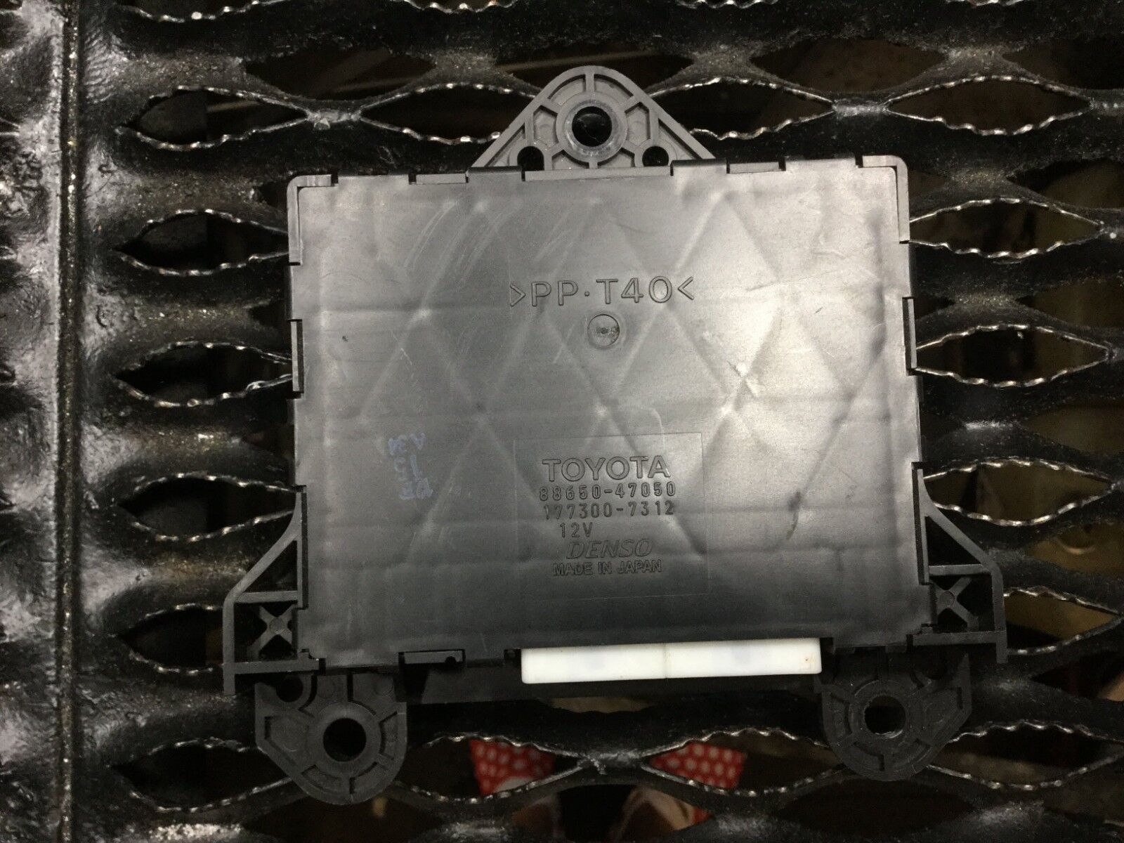 04 05 06 Toyota Prius AC Temperature Control Module 88650-47050 OEM Replacement - Perfect for Climate Control System Repair & Maintenance
