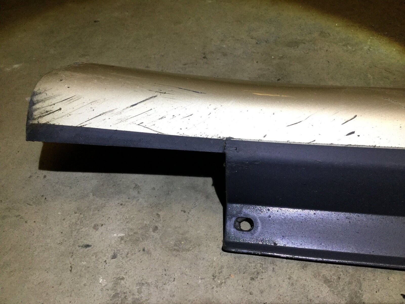 Original Lexus GS300 Rocker Panel Molding - Front Left Side Skirt (2000-2005 Models) | Perfect Fit Replacement Part for Lexus GS300 Sedan | Enhances Vehicle Appearance & Protection