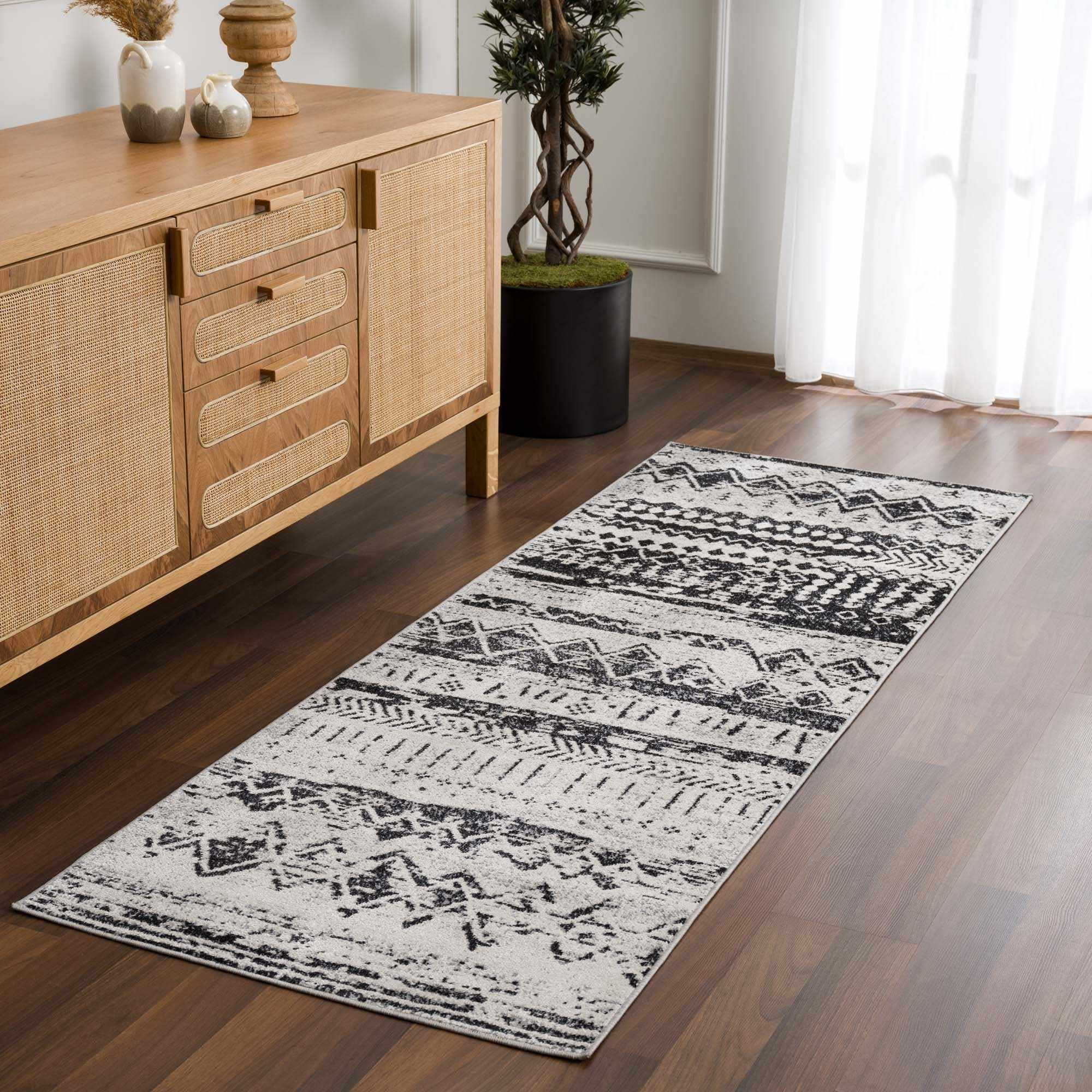 Hauteloom Lyssons Washable Area Rug - Black & Gray Modern Design - 5'3