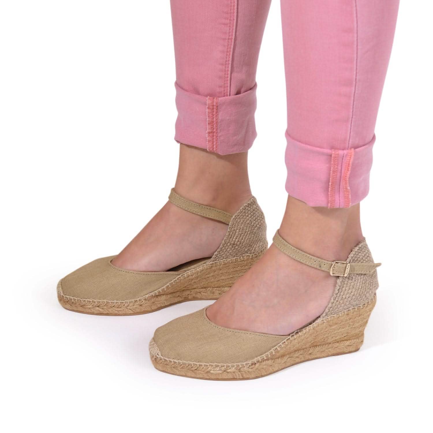 Women's Comfortable Closed Toe Linen Wedge Espadrilles - Breathable Summer Sandals for Beach, Vacation & Casual Outings | Caldes