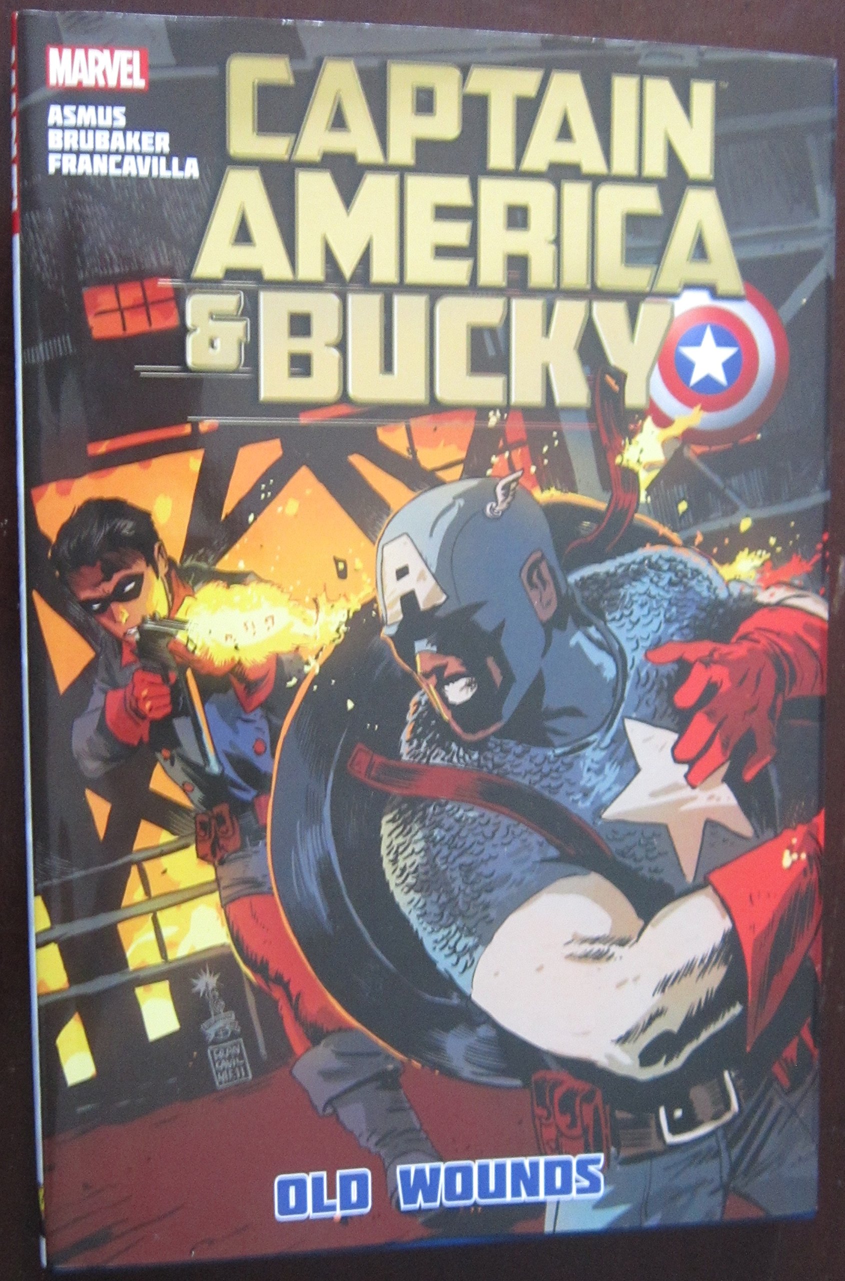 Captain America and Bucky: Old Wounds - Marvel Comics Graphic Novel | Superhero Adventure Story | Perfect for Marvel Fans & Comic Book Collectors | Great Gift for Superhero Lovers | Read at Home, School or During Travel