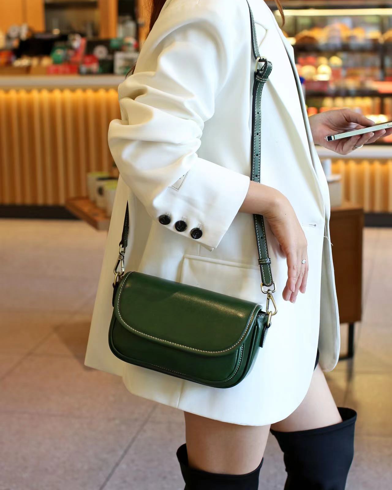 Stylish Leather Flap Crossbody Bag for Women - Fashionable Shoulder Purse for Daily Use, Travel & Shopping
