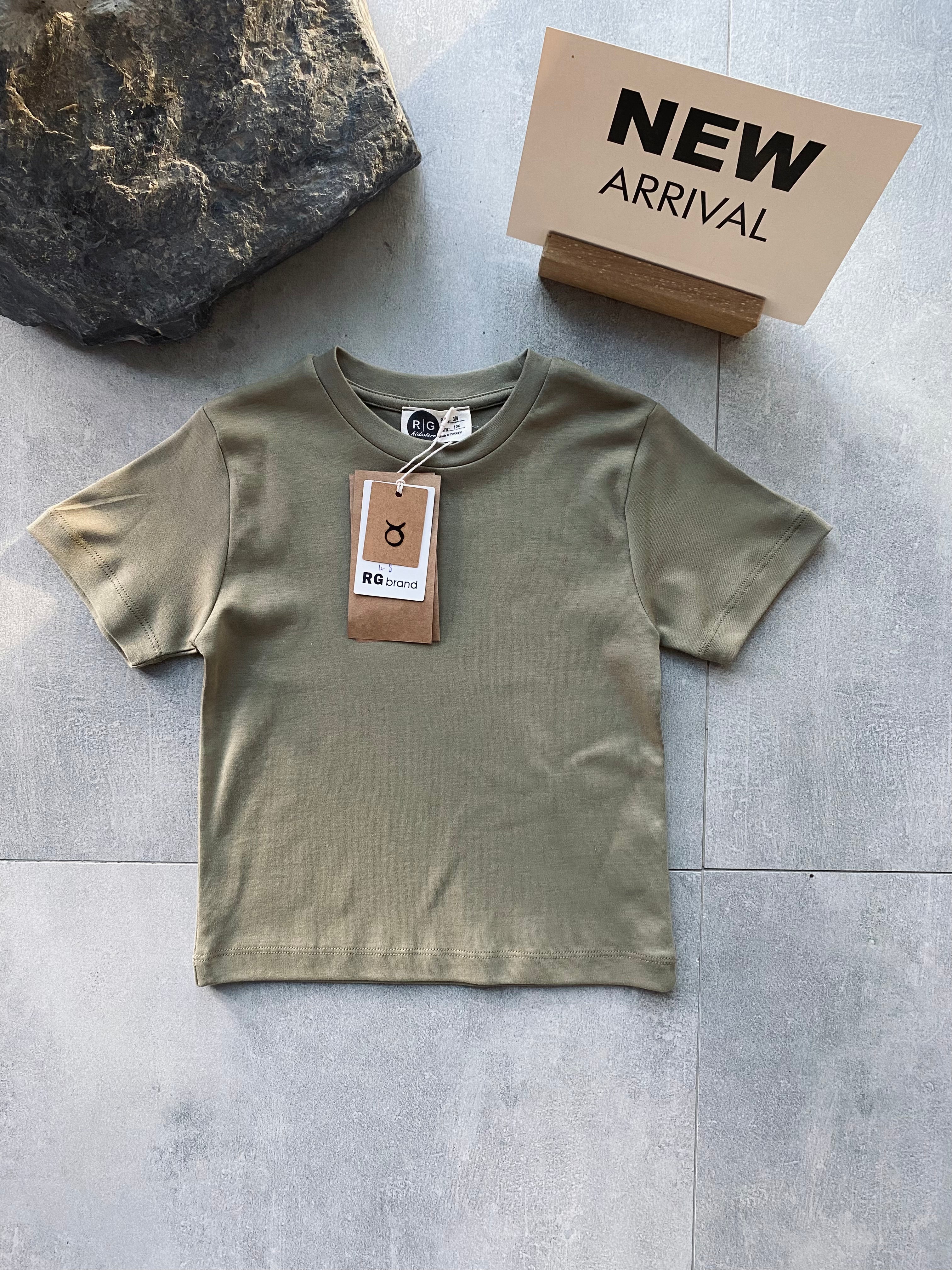 100% Cotton Basic Kids T-Shirt | Soft & Breathable Summer Tee for Boys & Girls | Perfect for Playdates, School & Outdoor Activities
