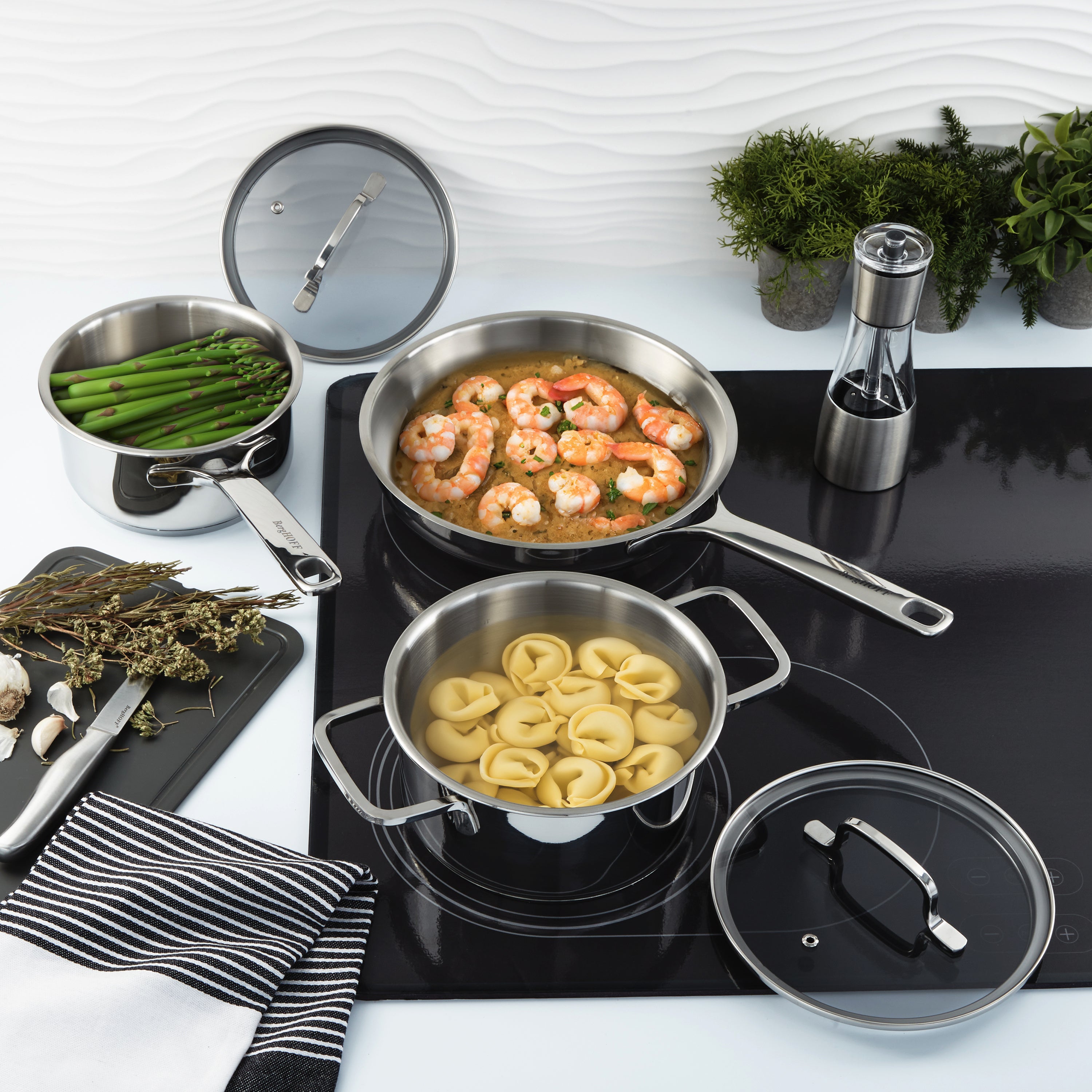 BergHOFF DiNA Helix Recycled 18/10 Stainless Steel Fry Pan, 9.5 Inch Nonstick Skillet - Eco-Friendly Cookware for Healthy Frying & Sauteing - Perfect for Home Kitchen, Camping & Outdoor Cooking