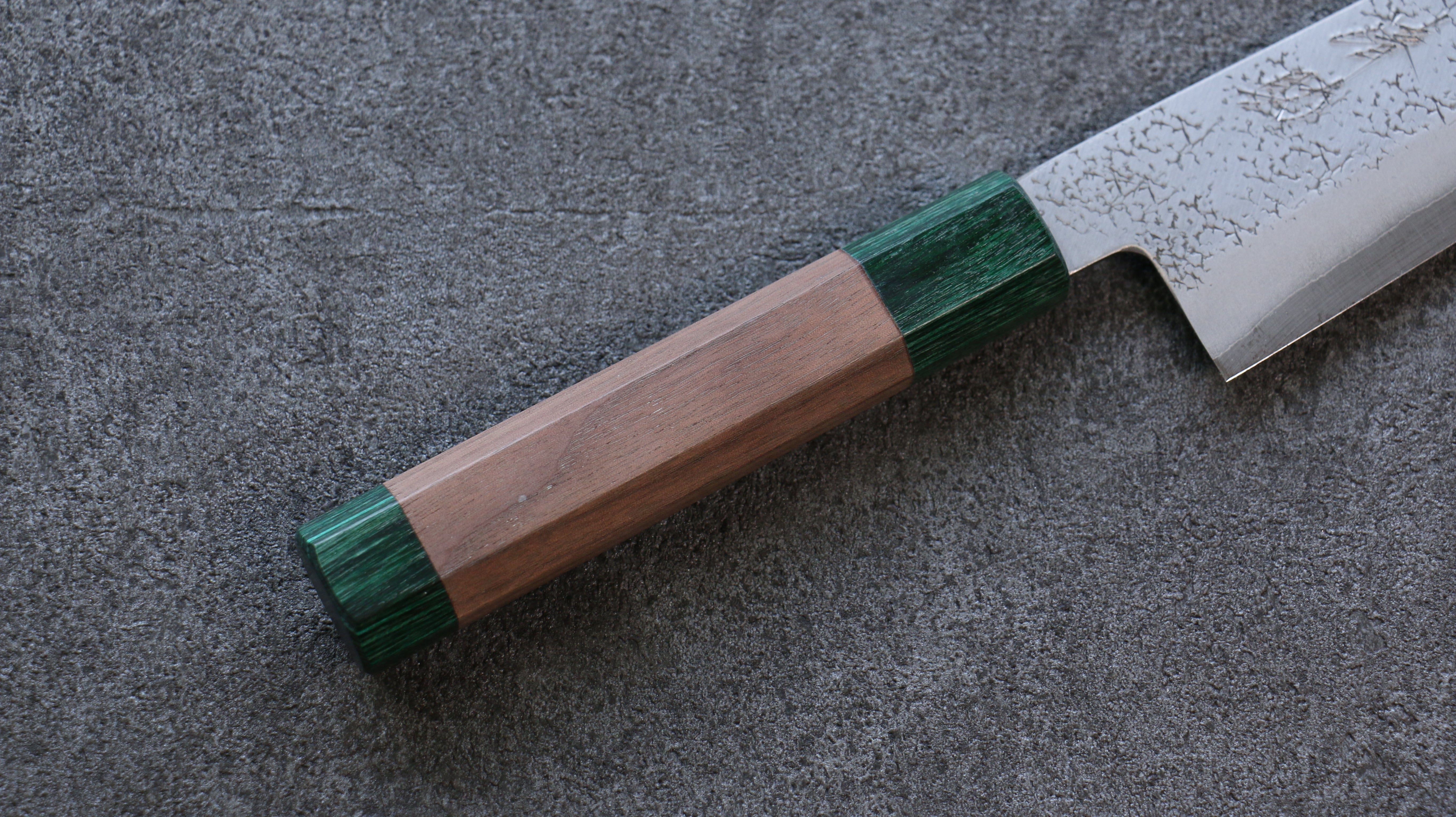 Premium Seisuke Blue Super Hammered Santoku Knife 165mm - Walnut Handle with Double Green Pakka Wood - Japanese Chef Knife for Slicing, Dicing & Chopping Vegetables, Meat & Fish - Perfect for Home Cooks & Professional Kitchens