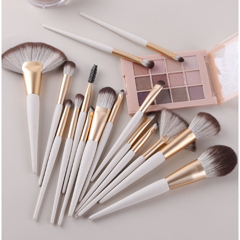 16Pcs Professional Makeup Brush Set - Soft Synthetic Bristles for Foundation, Blending, Contouring & Eyeshadow - Perfect for Everyday Makeup & Travel