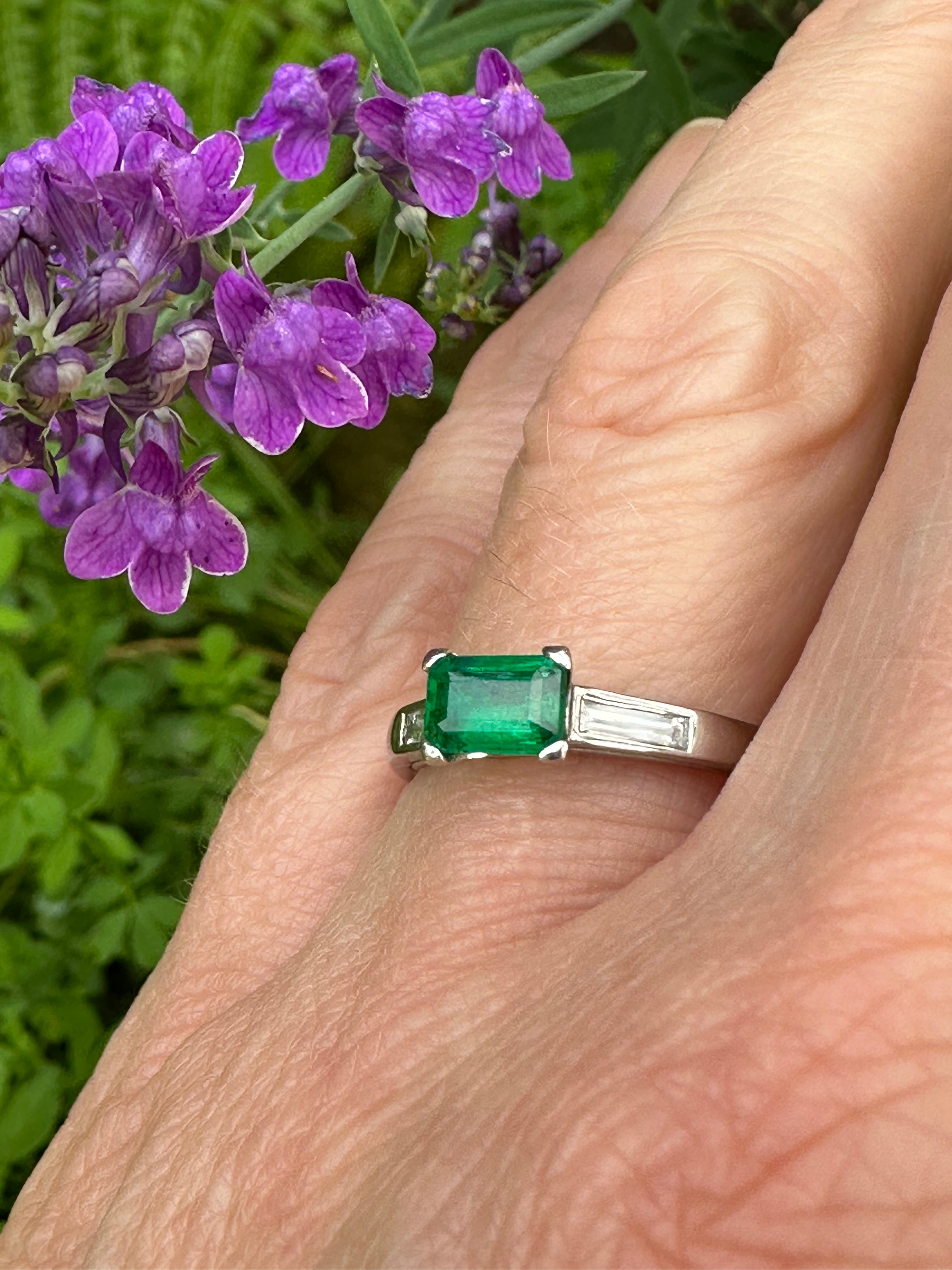 Exquisite Platinum & Emerald Ring with Baguette Diamonds - Elegant Jewelry for Weddings, Anniversaries & Special Occasions