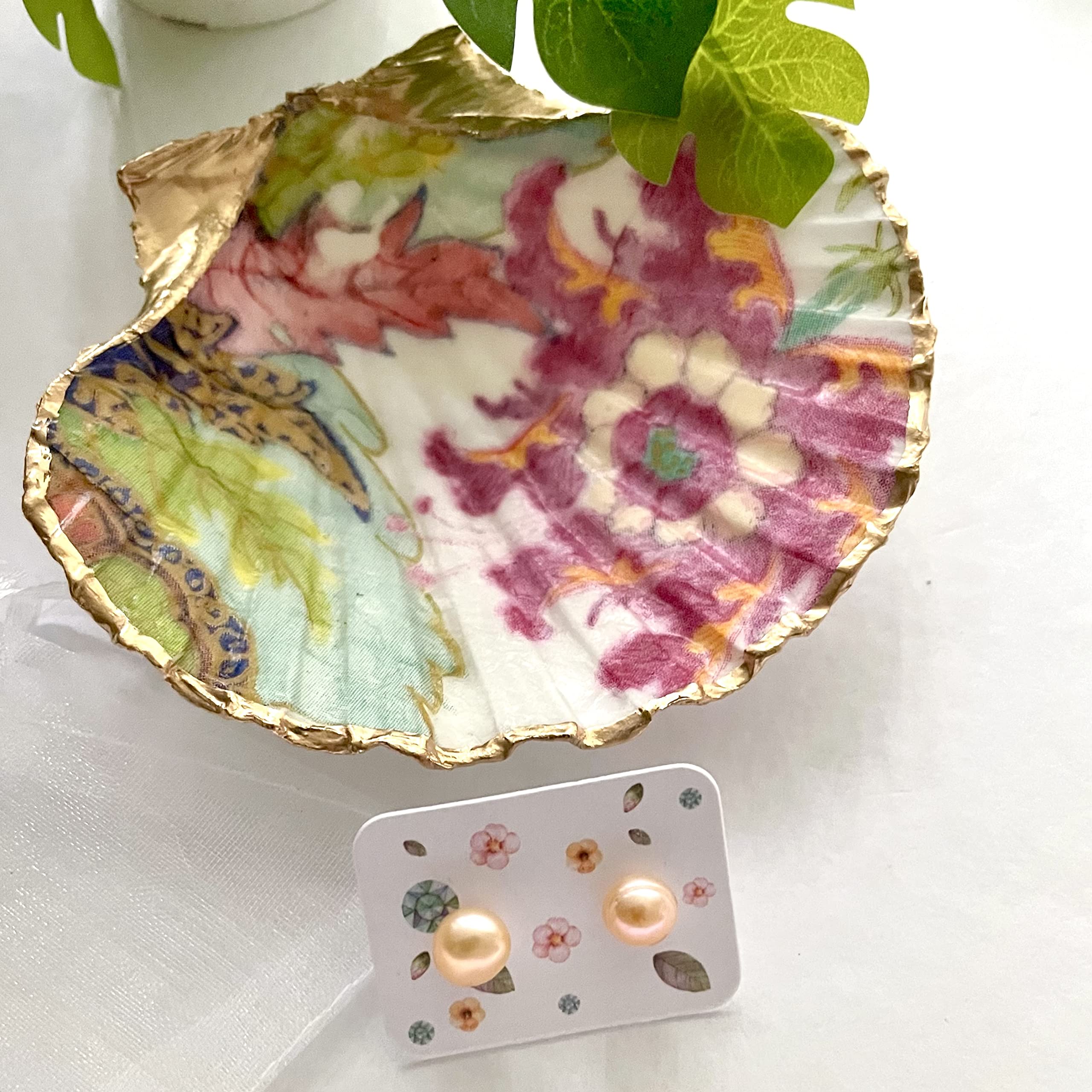 Natural Pearl Earrings with Sweet Floral Design - Elegant Shell Jewelry Tray for Women - Perfect Birthday, Graduation, Mother's Day Gift for Her - Ideal for Teachers, Moms & Special Occasions