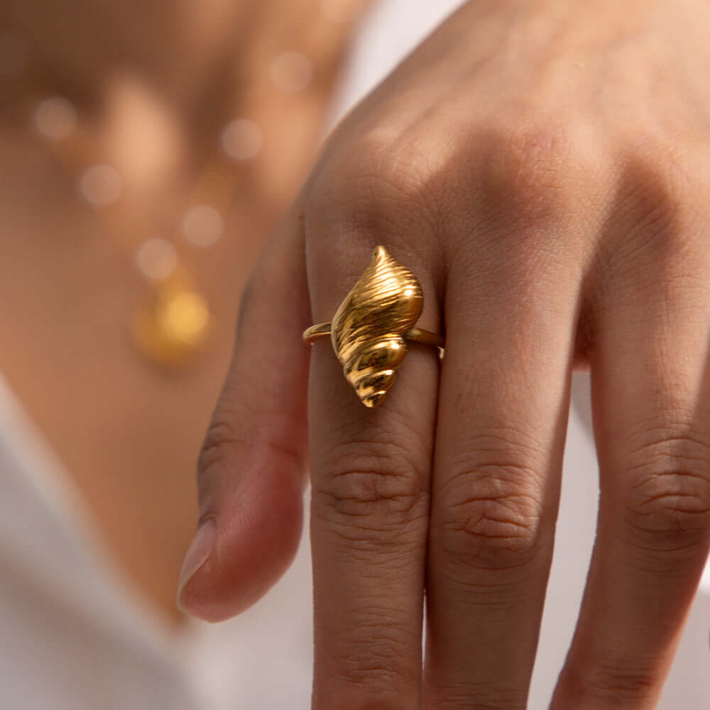 18K Gold Conch Shell Whisper Open Thumb Ring - Elegant Adjustable Statement Jewelry for Women | Perfect for Boho Fashion, Beach Weddings & Everyday Wear (JDR732)