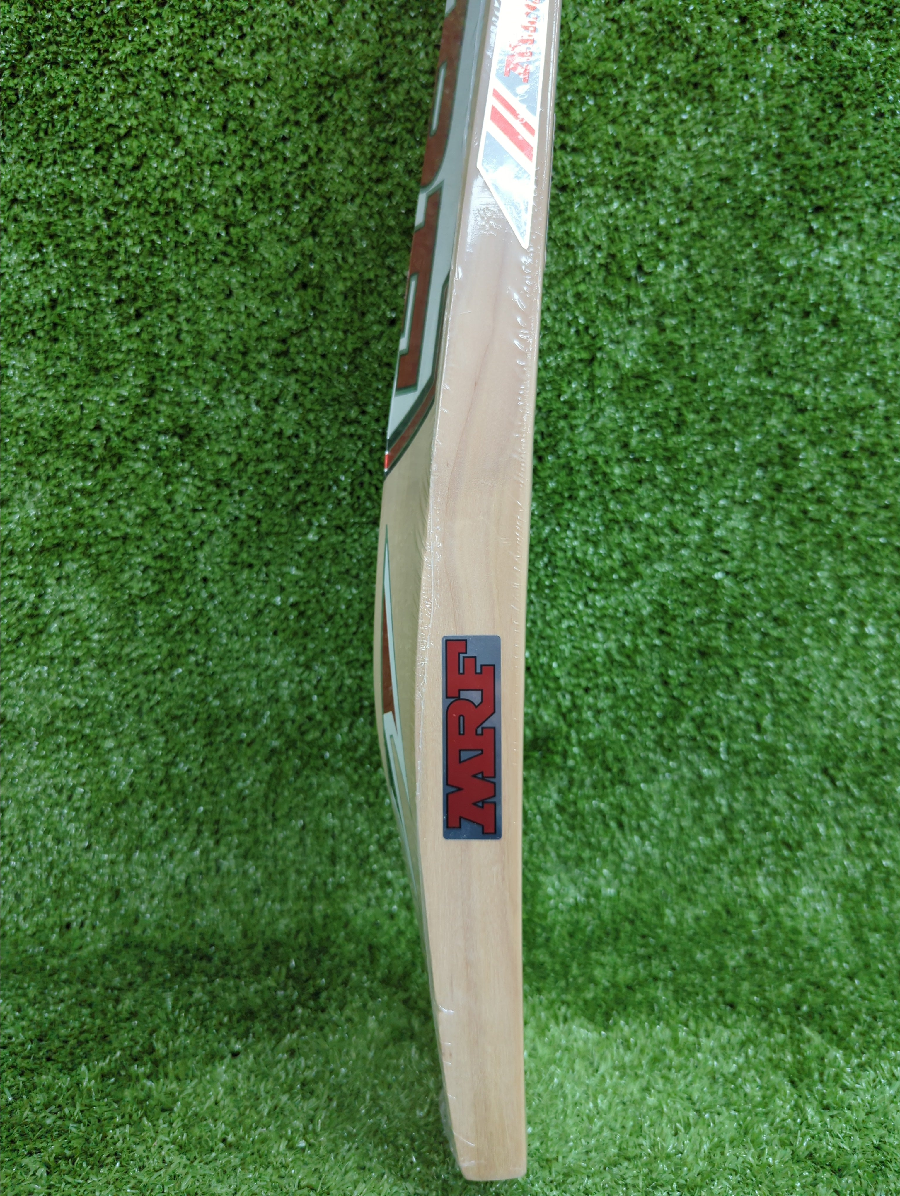 MRF Master Kashmir Willow Cricket Bat - Lightweight & Durable for Professional & Casual Play - Perfect for Matches, Practice & Backyard Games