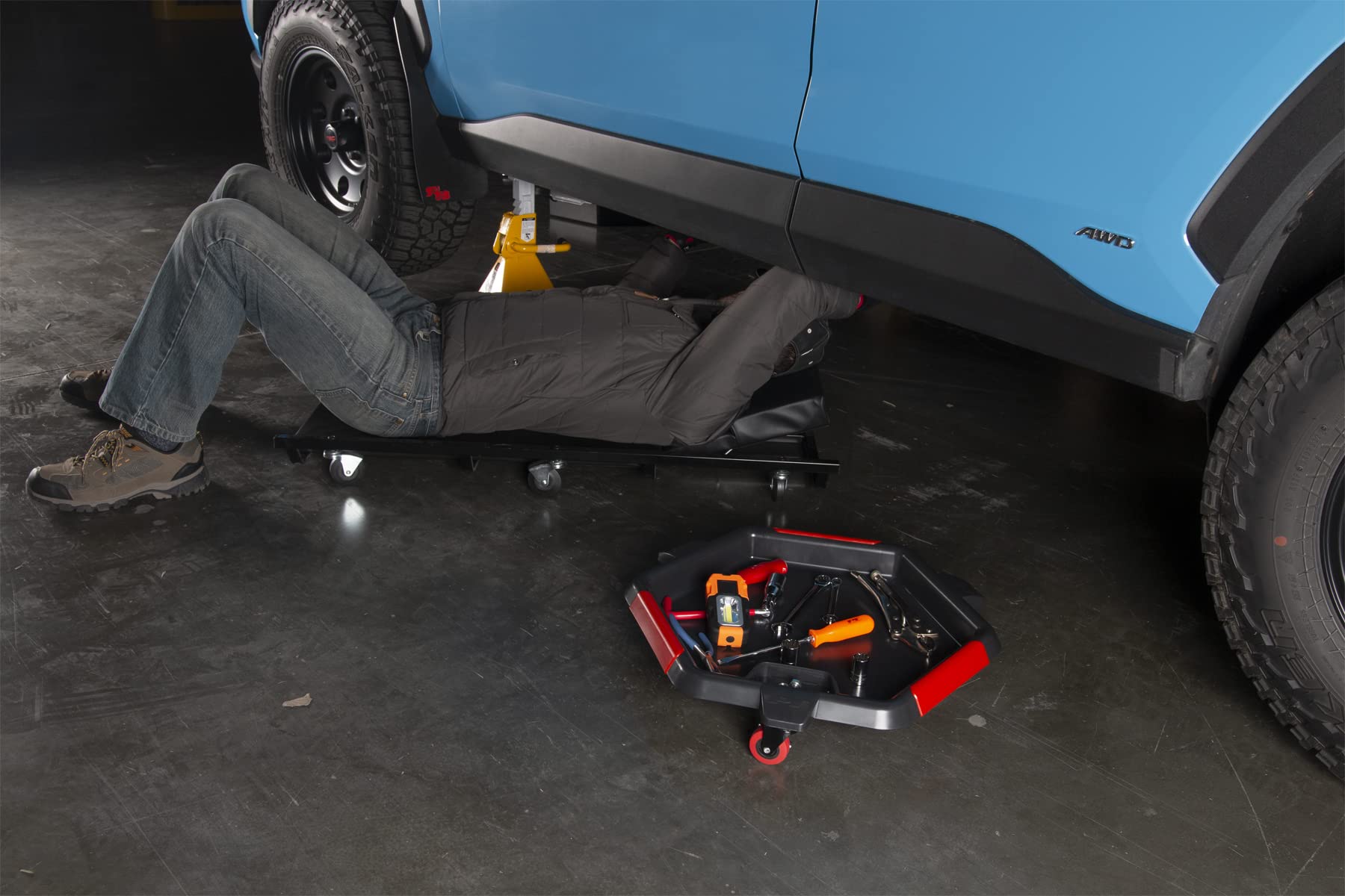 PERFORMANCE TOOL W85006 Wilmar 40-Inch Heavy-Duty Plastic Creeper with 6 Smooth-Rolling Casters - Ideal for Auto Mechanics, DIY Car Repairs & Under-Vehicle Maintenance