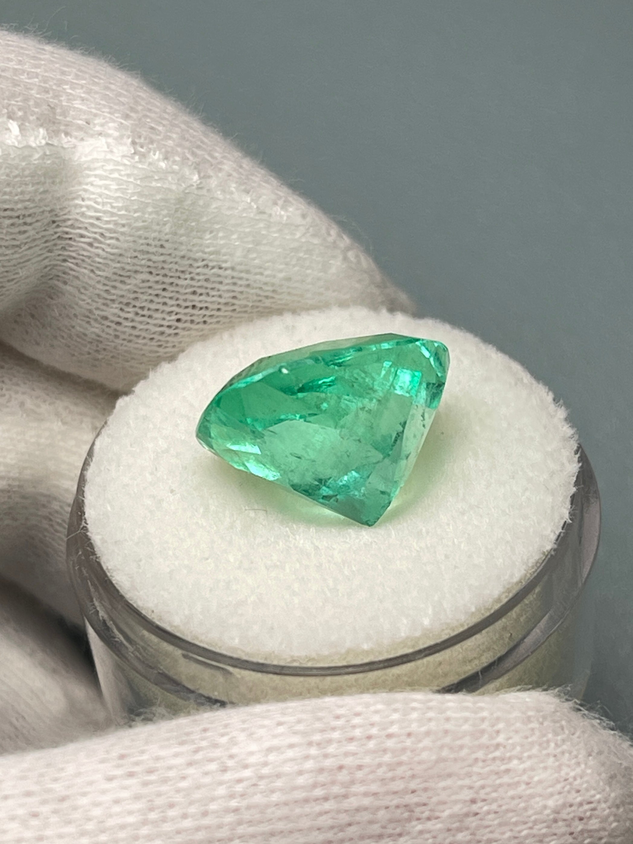 9.23 Carat 14x12mm Muzo Yellowish Green Natural Loose Colombian Emerald Cushion Cut Gemstone for Jewelry Making, Engagement Rings & Luxury Gifts