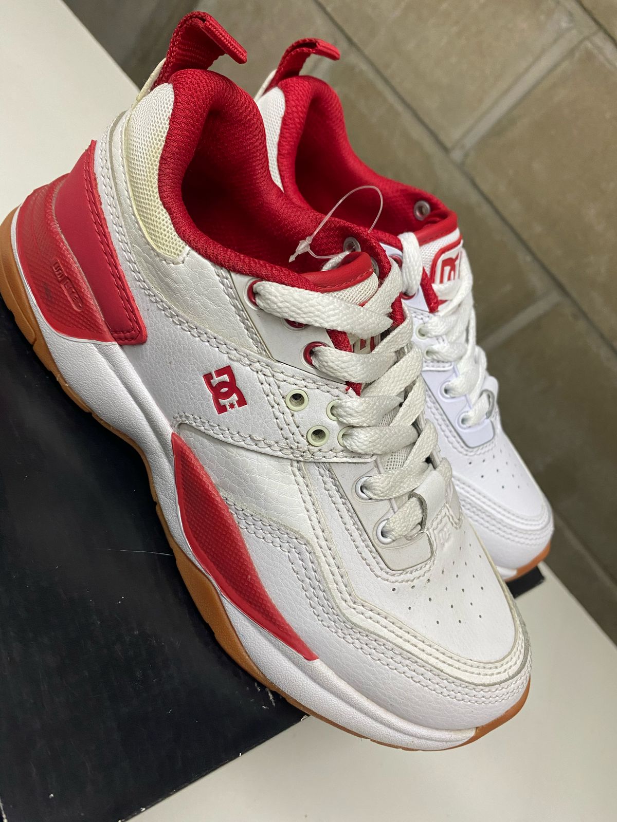 DC Women's E Tribeka Skate Shoes (WWT) - Outlet Sale | Comfortable Sneakers for Skateboarding, Casual Wear & Street Fashion