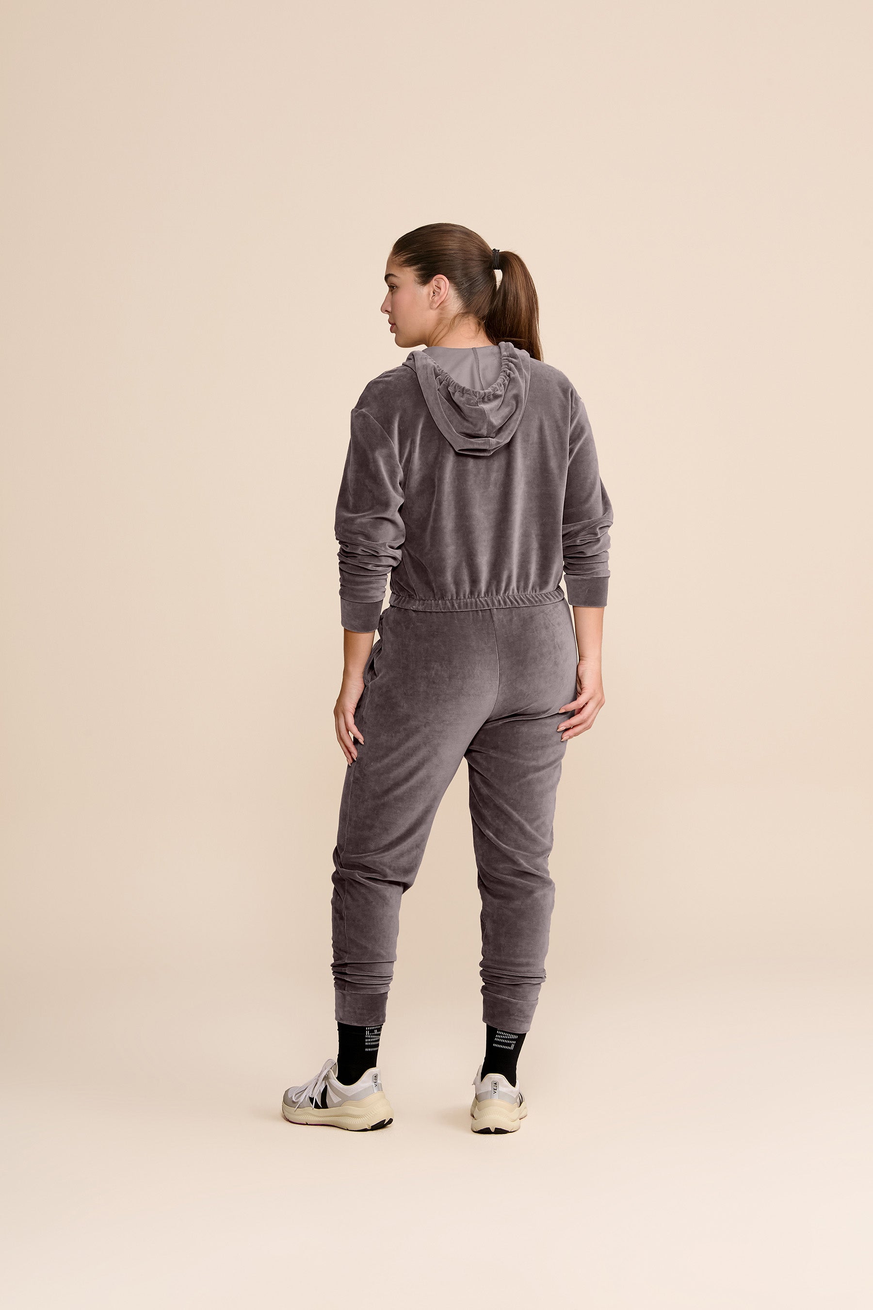 Stylish Frosty Cropped Jacket for Women - Winter Fashion Outerwear | Perfect for Casual Outings & Streetwear Looks