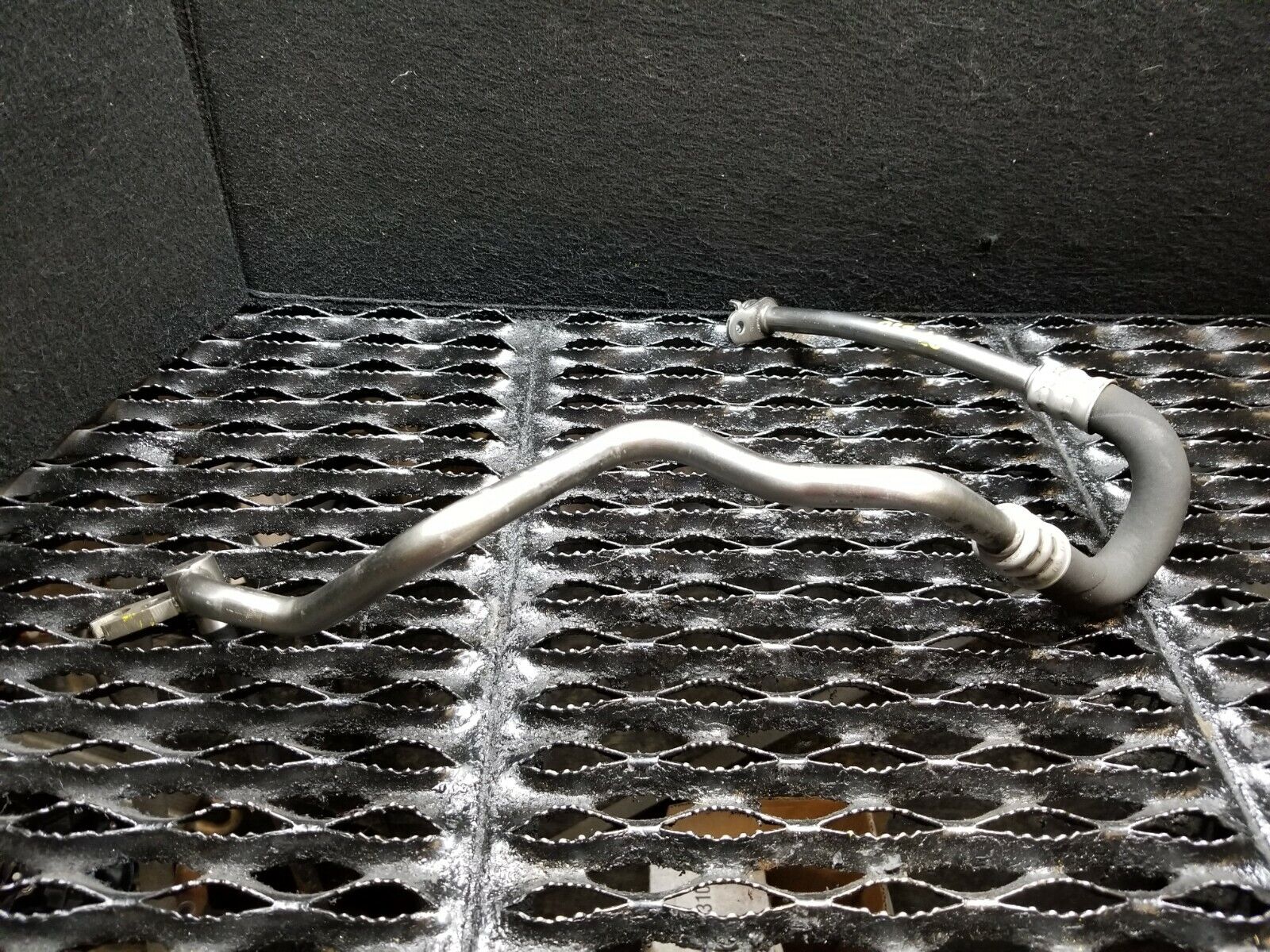06-10 BMW 650i E63 N62 Engine Oil Cooler Lower Pipe Line OEM Replacement - Perfect for Engine Maintenance & Performance Upgrades