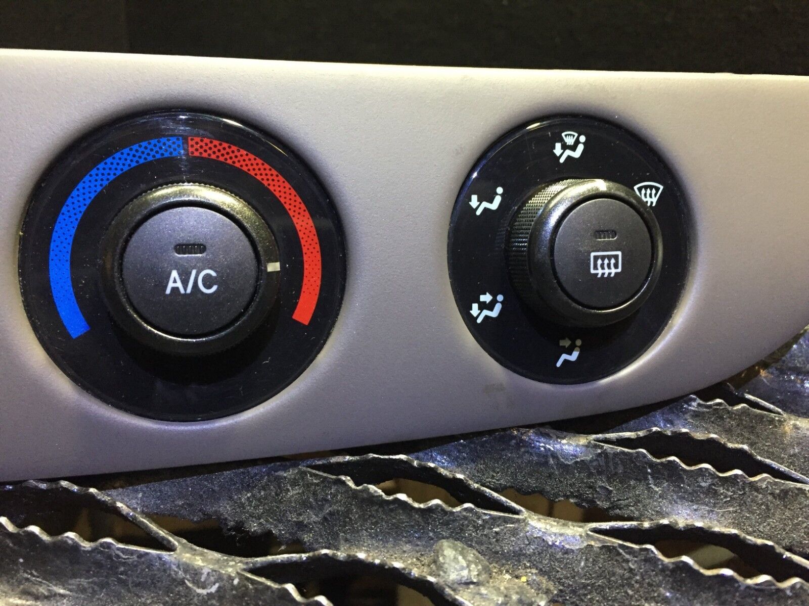 2002-2006 Toyota Camry AC Heater Climate Control Temperature Knob OEM #34 - Perfect for Car Interior Upgrades & Climate System Repairs