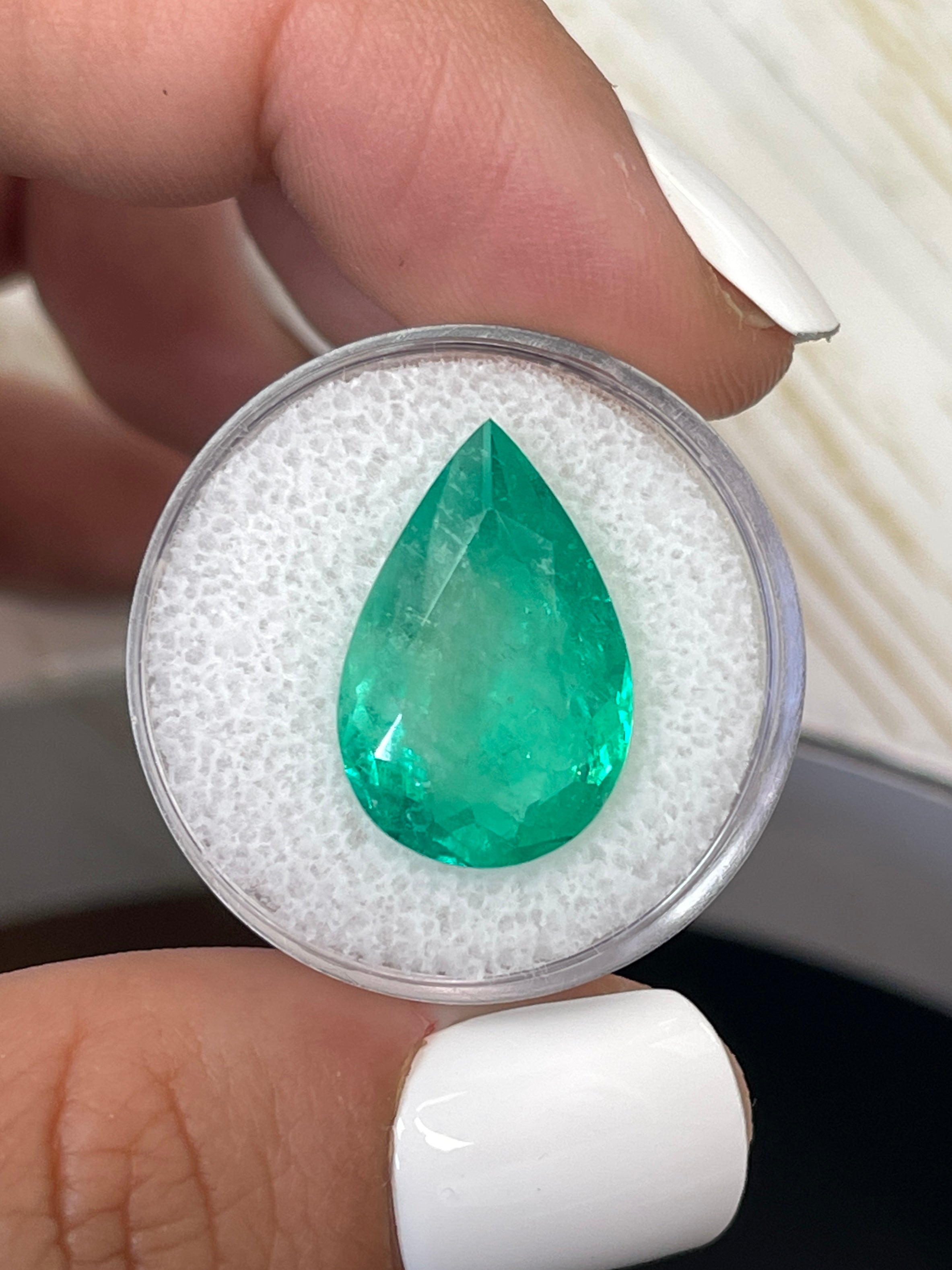10.05 Carat Natural Colombian Emerald Pear Cut Loose Gemstone - 20x13mm Vivid Green for Jewelry Making & Engagement Rings