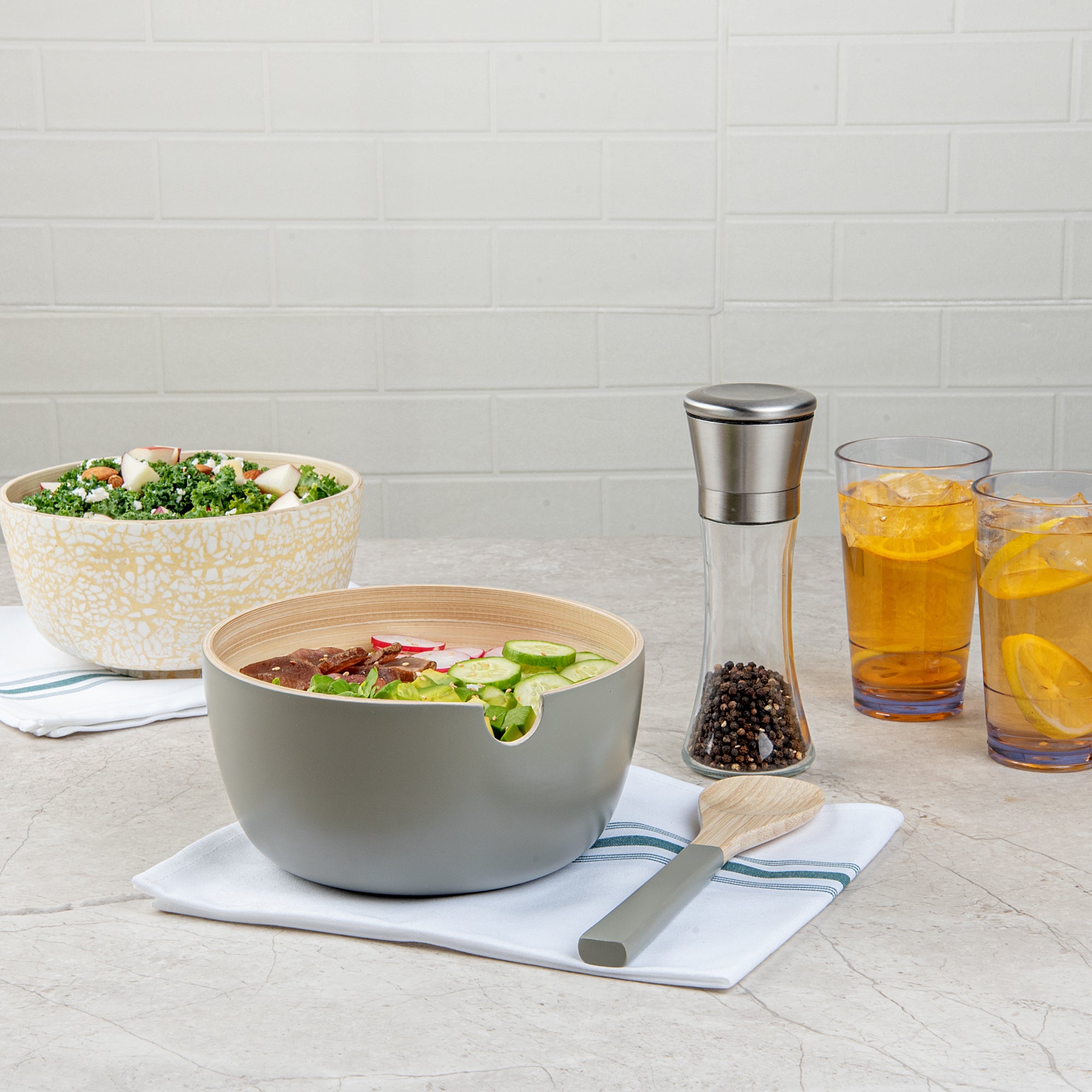 Premium 25oz Round Gray Bamboo Serving Bowl with Spoon - 7.75