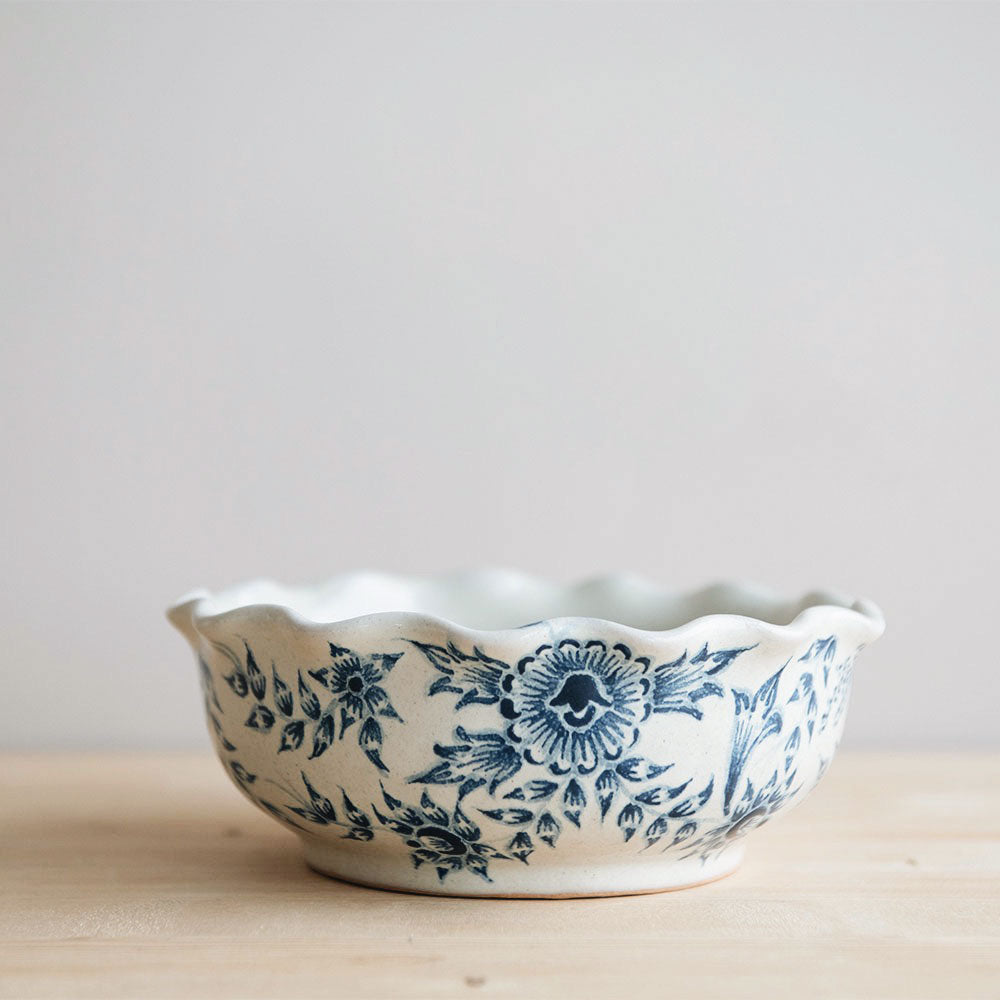 Hand-Painted Artisan Bowl – Unique Ceramic Serving Bowl for Salads, Soups & Decor – Perfect for Home Dining & Gift Giving