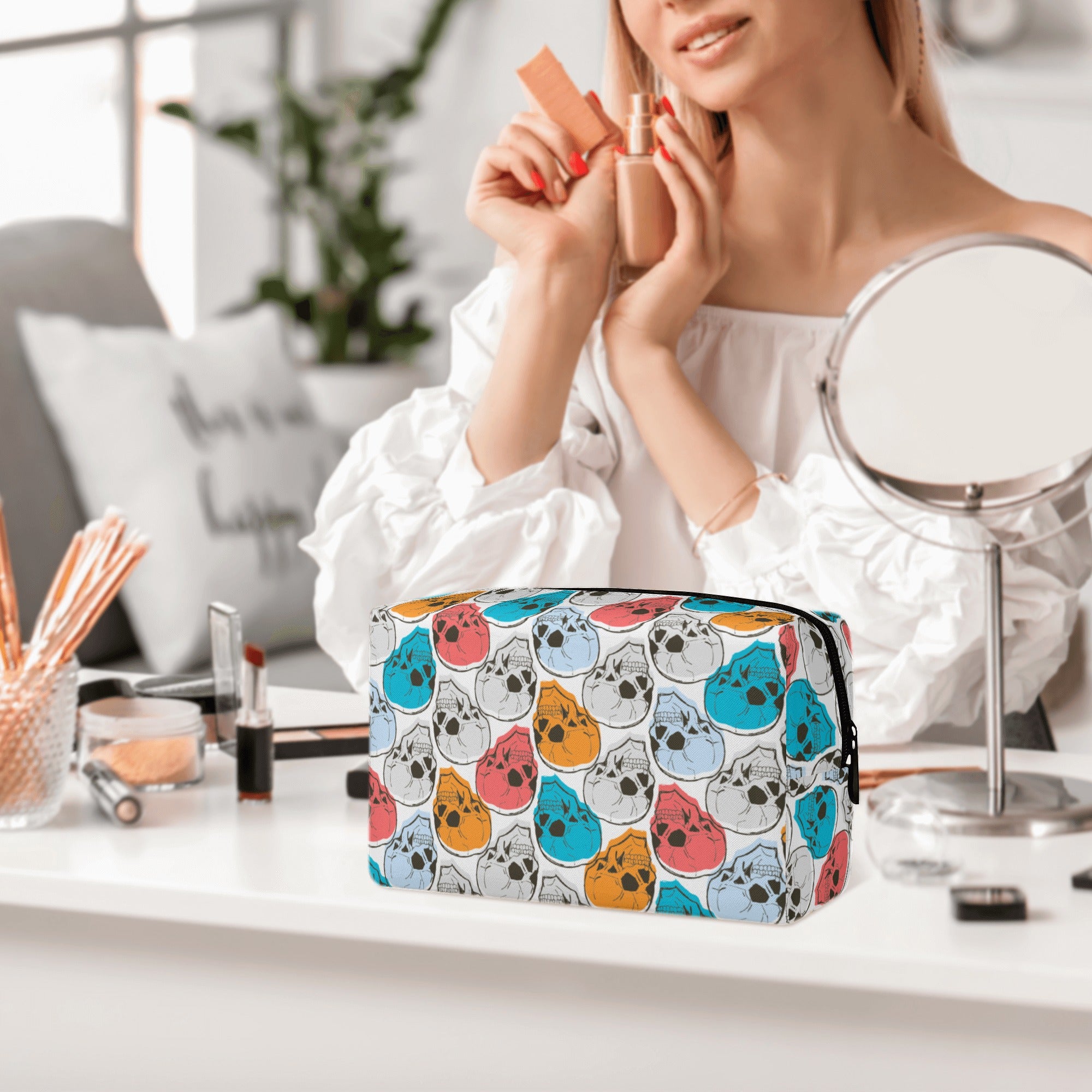 Stylish Skull Print Leather Makeup Bag for Women - Gothic Travel Cosmetic Pouch, Perfect for Halloween, Parties & Everyday Use