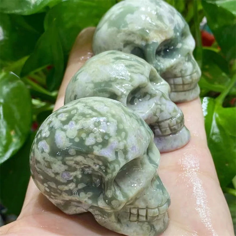 Natural Lucky Onyx Skull & Agate Skull Crystal Carving - Reiki Healing Gemstone Figurine - Handcrafted Home Decor & Spiritual Gift (2 Inch, 1PC) - Perfect for Meditation, Yoga Spaces & Gothic Decor
