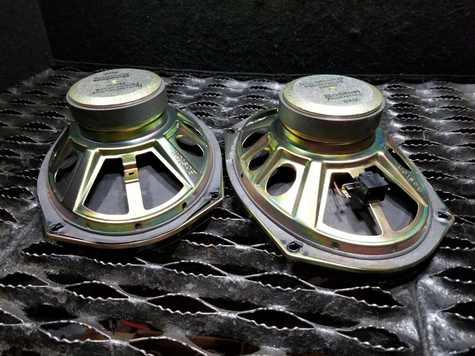 2005-2007 Dodge Magnum Rear Left & Right Deck Audio Speakers (2-Piece Set) - OEM Part #05059063AB - Perfect for Car Audio Upgrades & Replacement