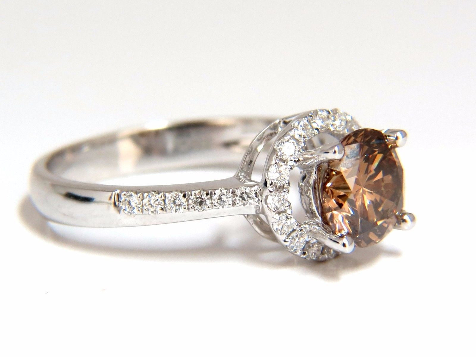1.78ct Natural Fancy Vivid Orange Brown Diamond Ring in 18K Gold - Elegant Jewelry for Weddings, Anniversaries & Special Occasions