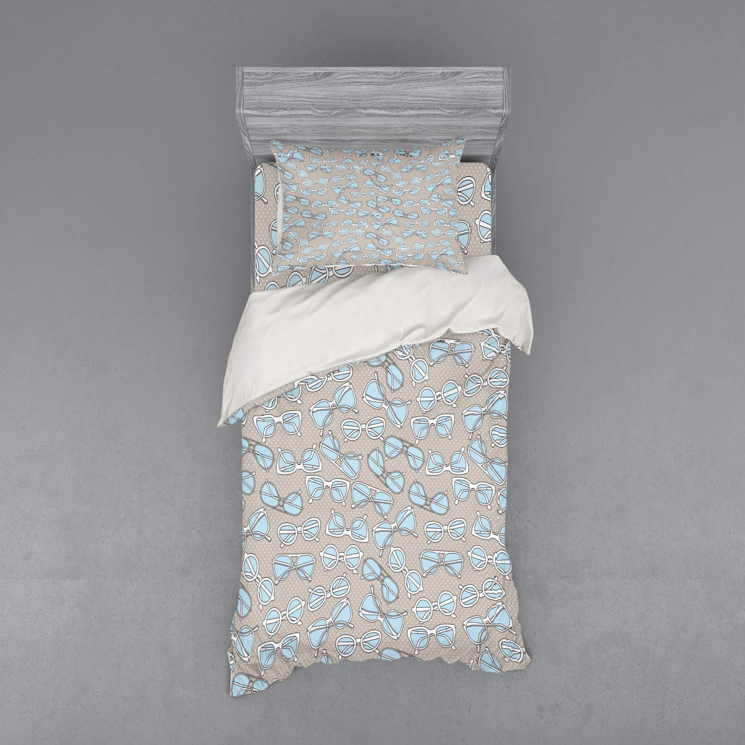 Ambesonne Retro Duvet Cover Set - Vintage Hipster Glasses Pattern on Polka Dot Backdrop, 3-Piece Bedding Set with Pillow Sham & Fitted Sheet, Twin XL Size in Pale Blue/Tan/White | Perfect for Bohemian & Vintage Themed Bedrooms, Dorm Rooms & Gift Ideas
