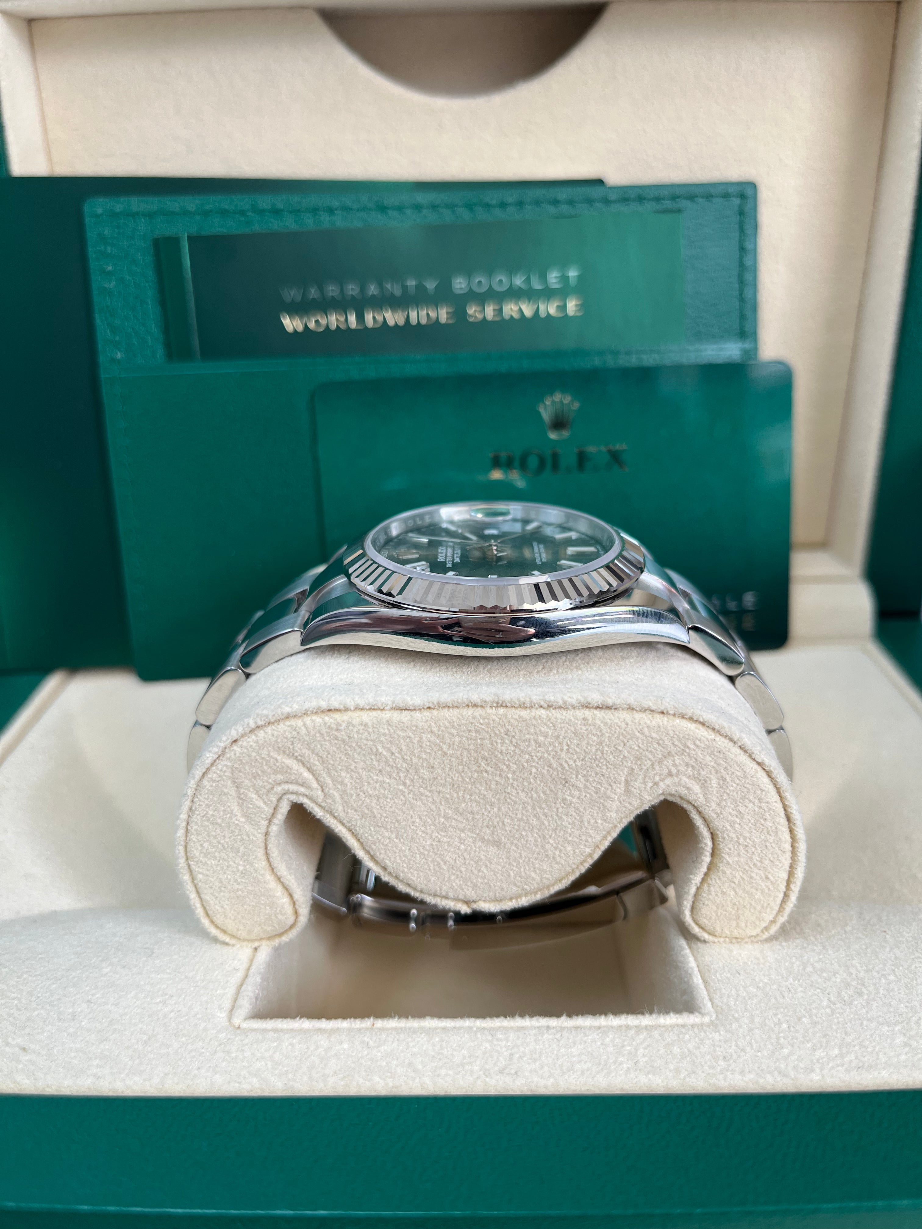 Rolex Datejust 41mm Oystersteel Watch with Mint Green Dial & Fluted Bezel - Ref.126334 | Luxury Men's Dress Watch for Business & Formal Occasions