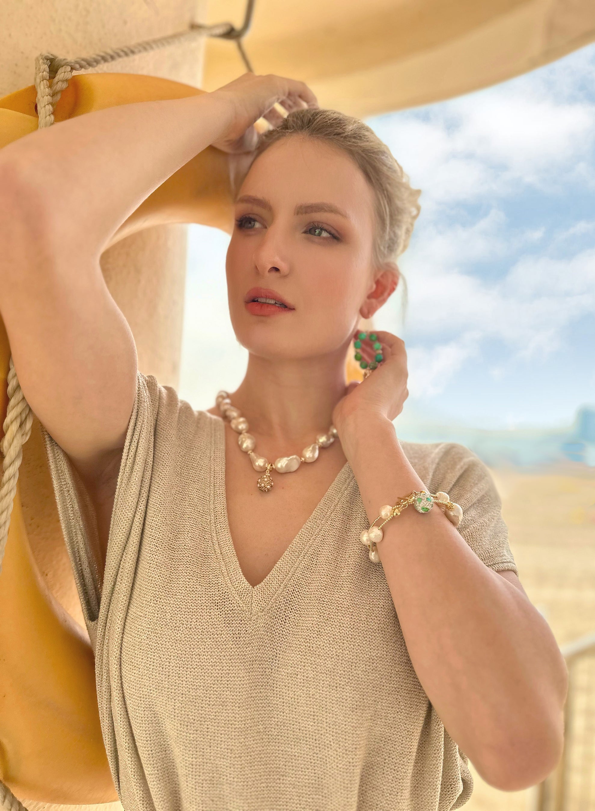 Baroque Pearls Necklace with Removable Rhinestone Pendant - Elegant Vintage Jewelry for Women - Perfect for Weddings, Parties & Special Occasions