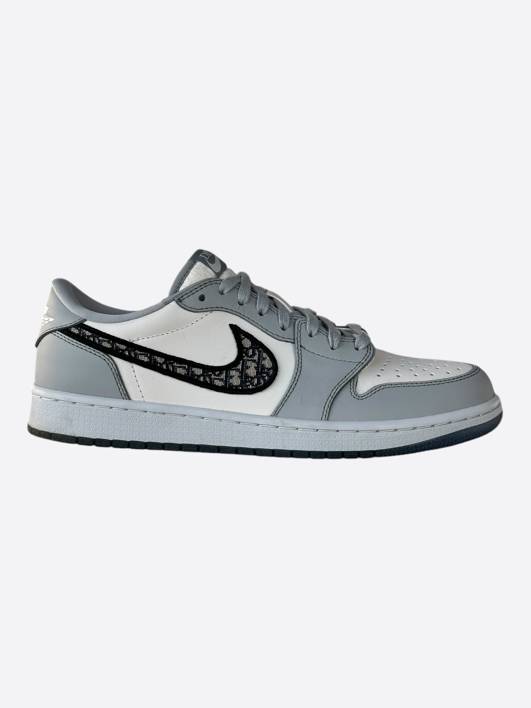 Dior Air Jordan Grey & White Oblique Low Top Sneakers for Men - Luxury Designer Casual Shoes for Streetwear & Fashion Outfits