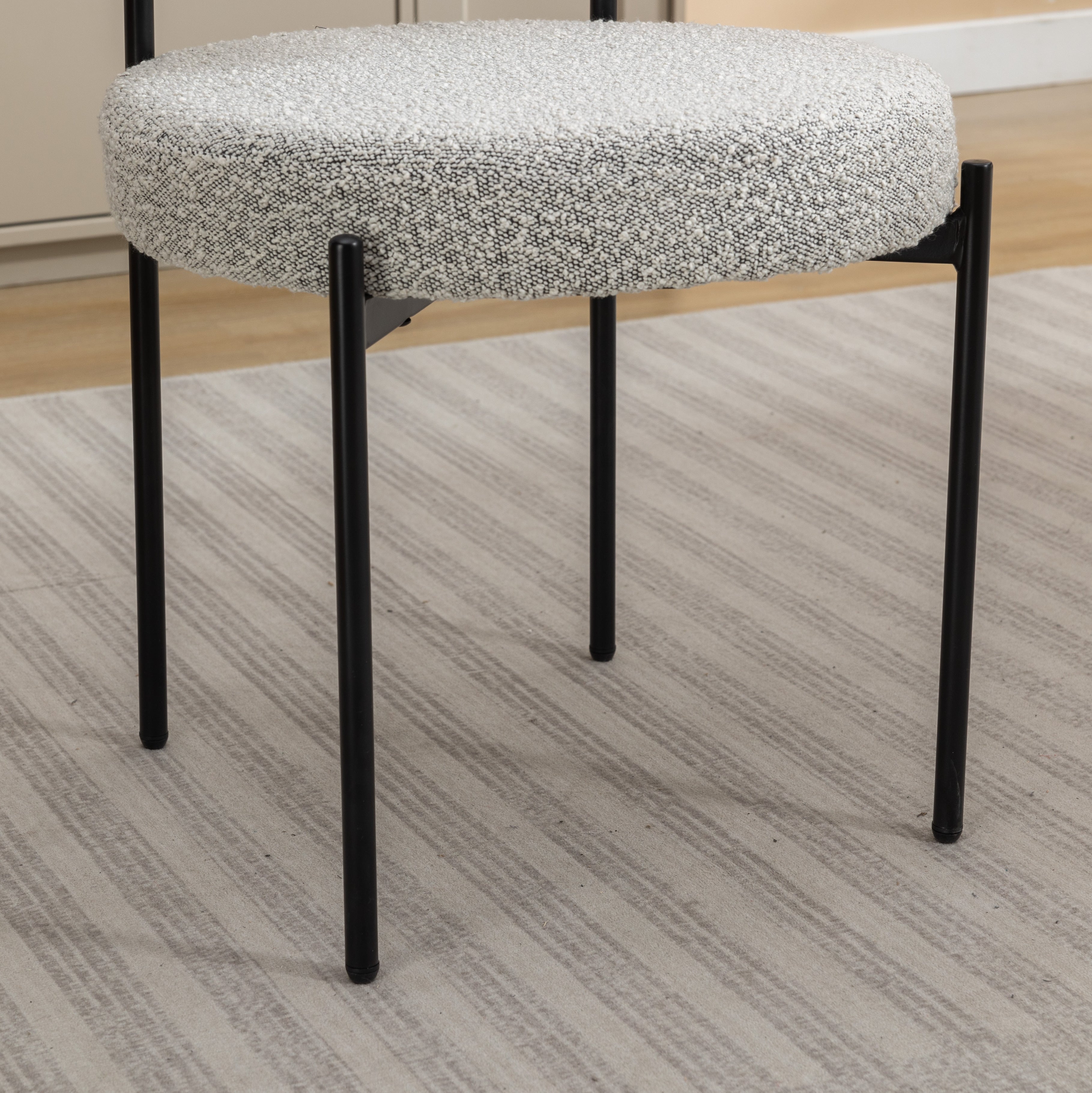 Roundhill Furniture Burbank Modern Round Boucle Dining Chairs, Set of 2 - Mid Century Style Upholstered Seating for Kitchen, Dining Room & Breakfast Nook - Comfortable & Stylish Home Decor