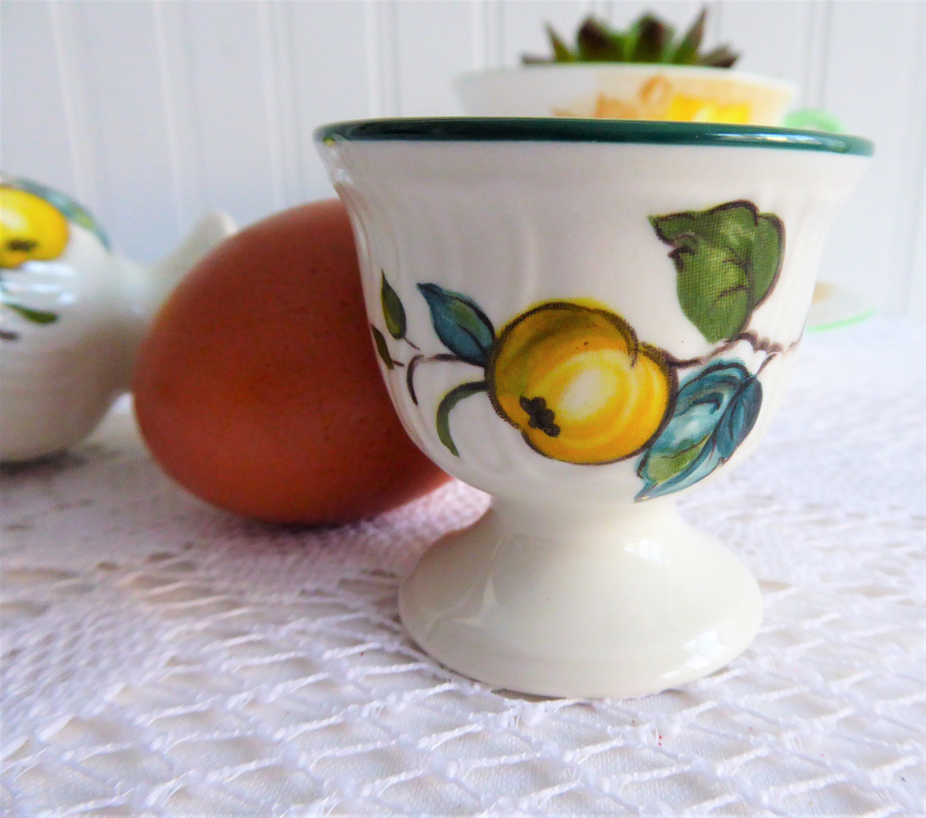 Vintage Villeroy & Boch Jamaica Pattern Egg Cup - Single Pedestal Egg Holder for Breakfast, Tea Time & Collectibles (1980s Retro Tableware)