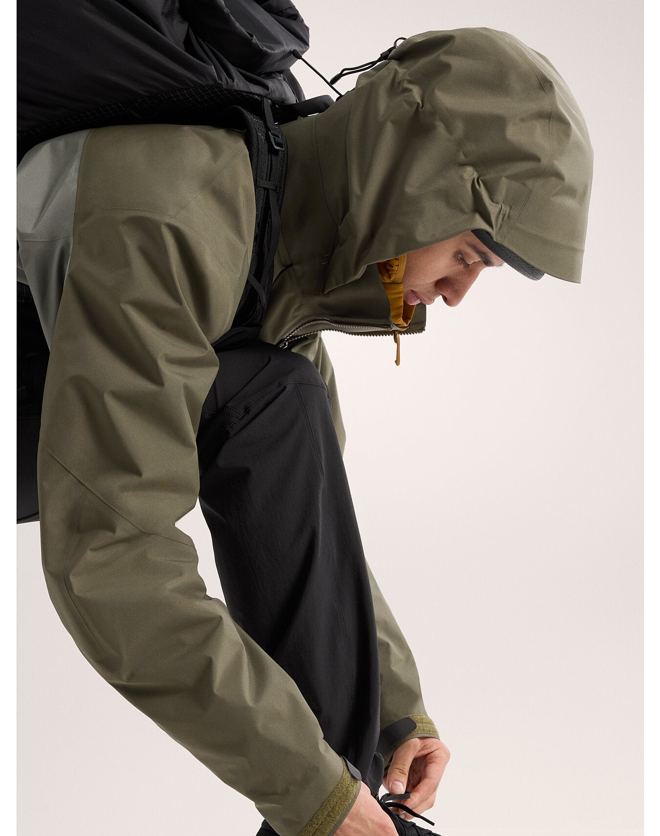 Men's Beta AR Jacket - Lightweight Waterproof Hiking & Outdoor Adventure Shell - Perfect for Climbing, Skiing & Travel