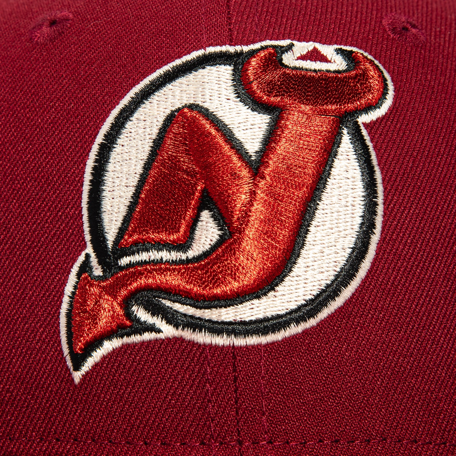 New Era 59Fifty MLB Baseball Cap - New Jersey Devils 25th Anniversary Patch Valentine's Day Edition in Cardinal Red | Stylish Sports Fan Gift for Men & Women | Perfect for Games, Parties & Casual Wear