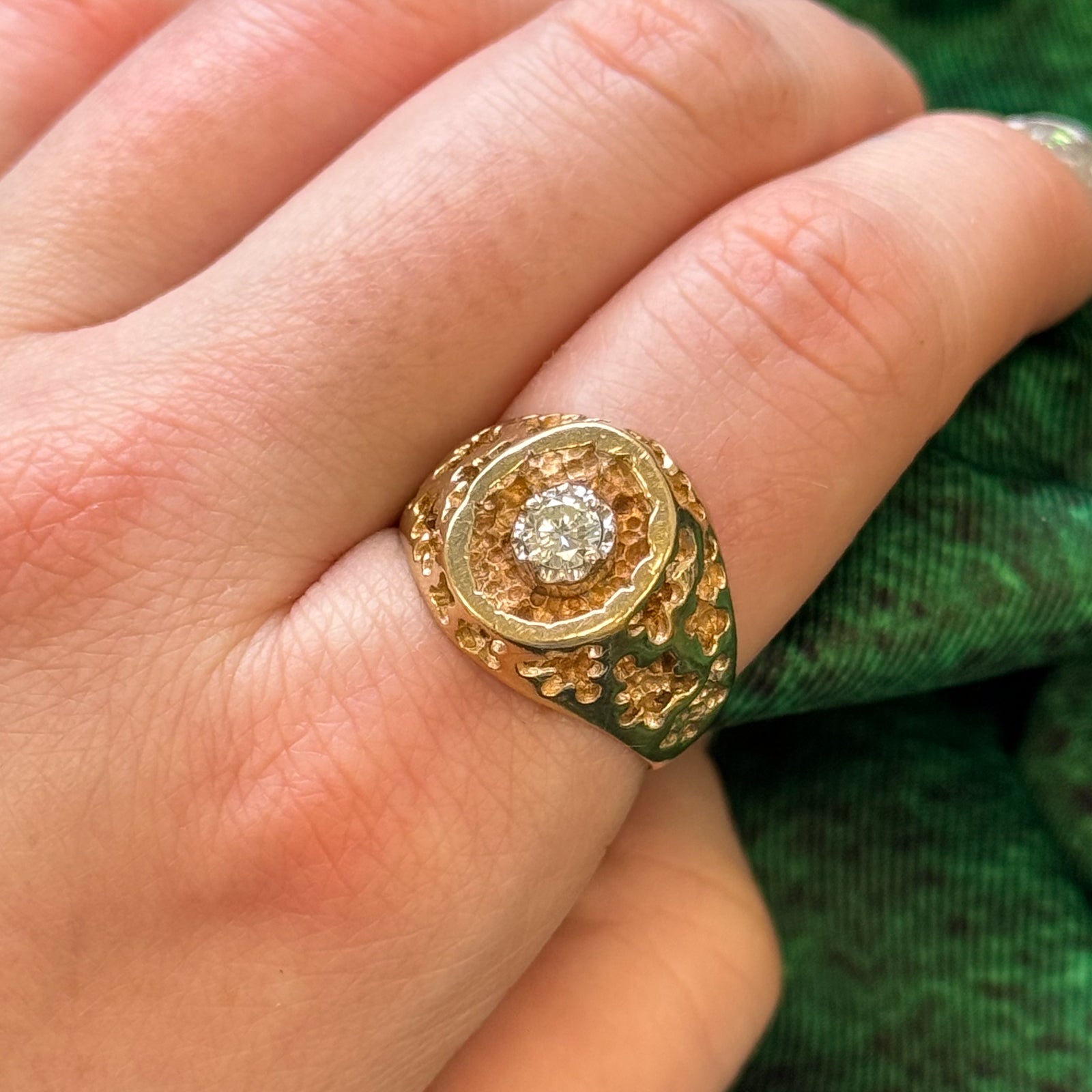 Elegant Diamond Textured Cocktail Ring - 0.26ctw Sparkling Gemstone Jewelry for Women - Size 9.25 - Perfect for Evening Parties, Weddings & Special Occasions