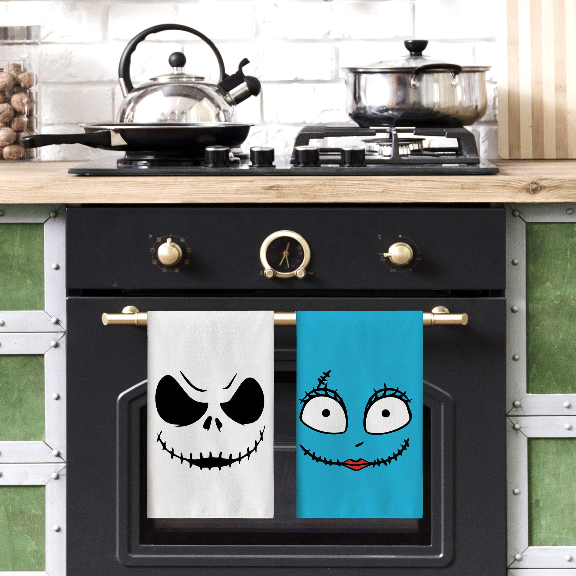 Halloween Kitchen Towels - Nightmare Before Christmas Dish Towels Set with Jack & Sally - Gothic Decor for Day of The Dead, Home & Party Decorations - Perfect for Halloween Parties, Kitchen Decor & Themed Gift Giving