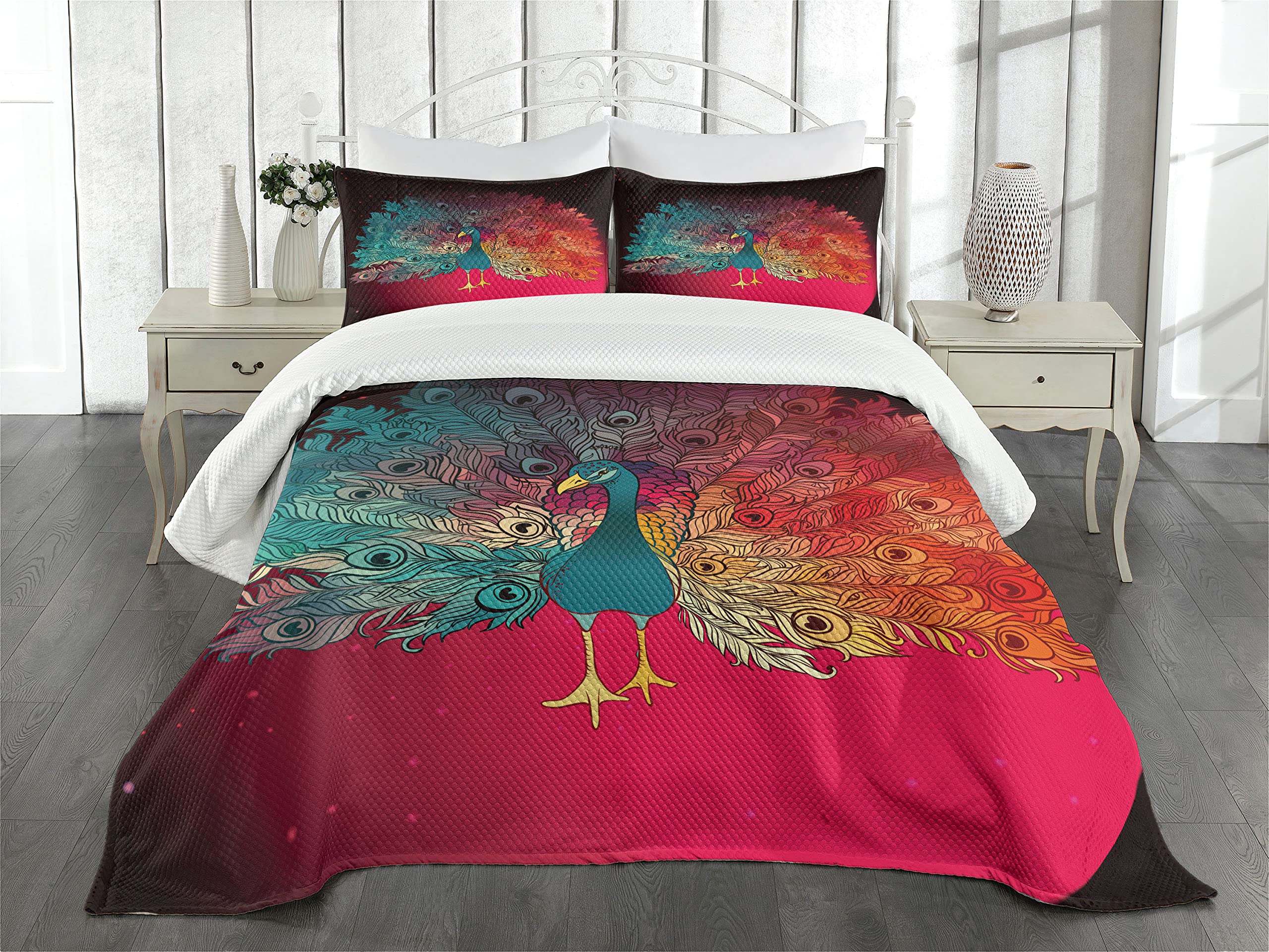 Ambesonne Peacock King Size 3-Piece Bedspread Set with 2 Pillow Shams | Ombre Feather Design, Animal Print Quilted Coverlet in Magenta Teal | Luxury Bedding for Master Bedroom, Guest Room Decor