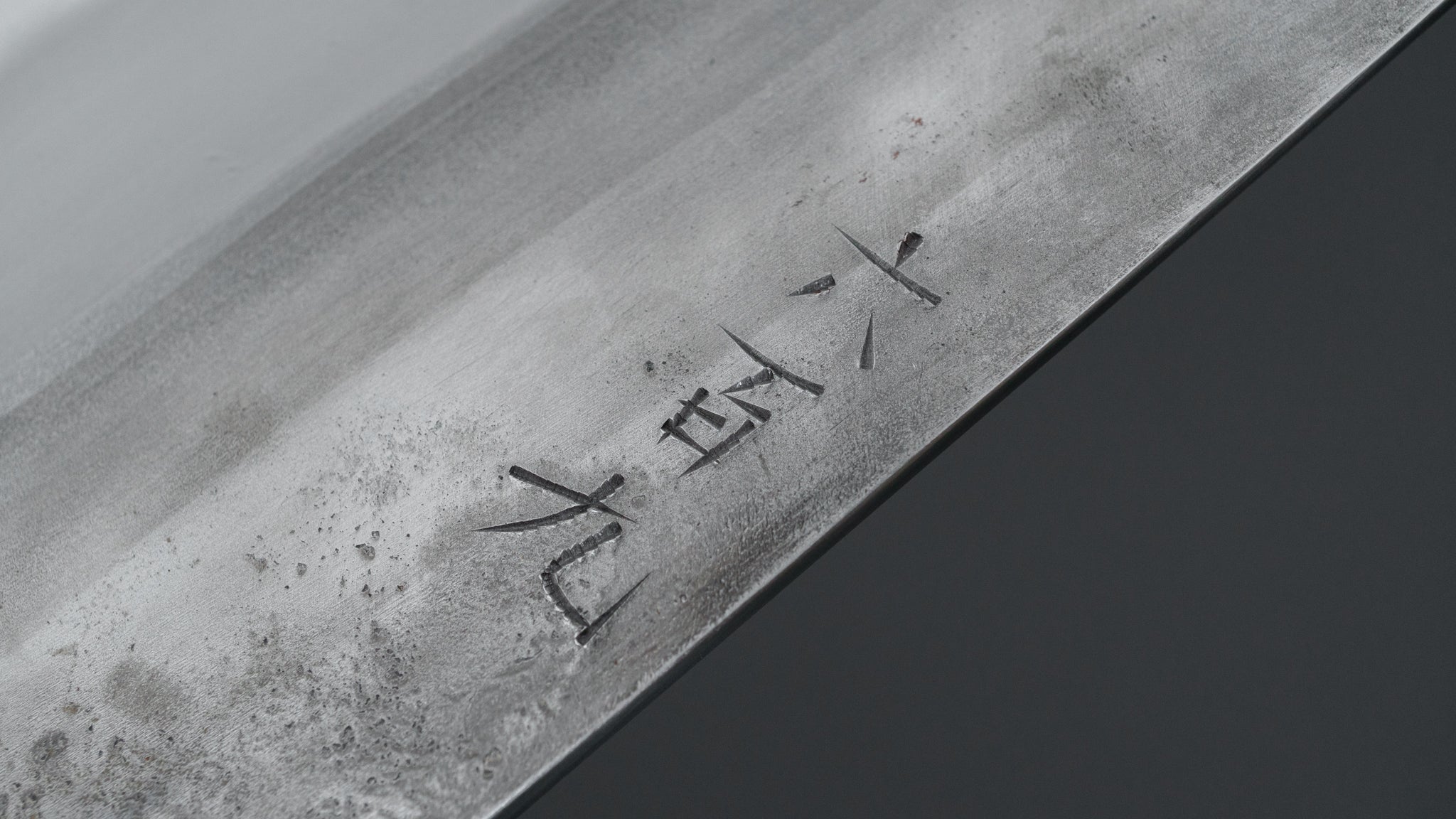 Premium Jiro Tsuchime Wa Santoku Knife 180mm - Japanese High Carbon Steel Blade with Taihei Tagayasan Handle (#609) - Perfect for Sushi, Vegetables & Meat Cutting in Professional Kitchens & Home Cooking