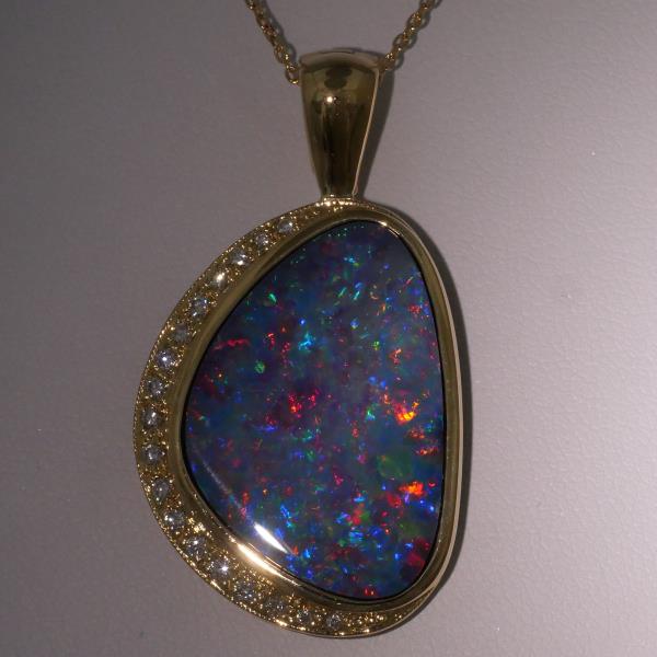 18K Yellow Gold Opal and Diamond Necklace - Vintage Luxury Jewelry for Women - Perfect for Weddings, Anniversaries & Special Occasions
