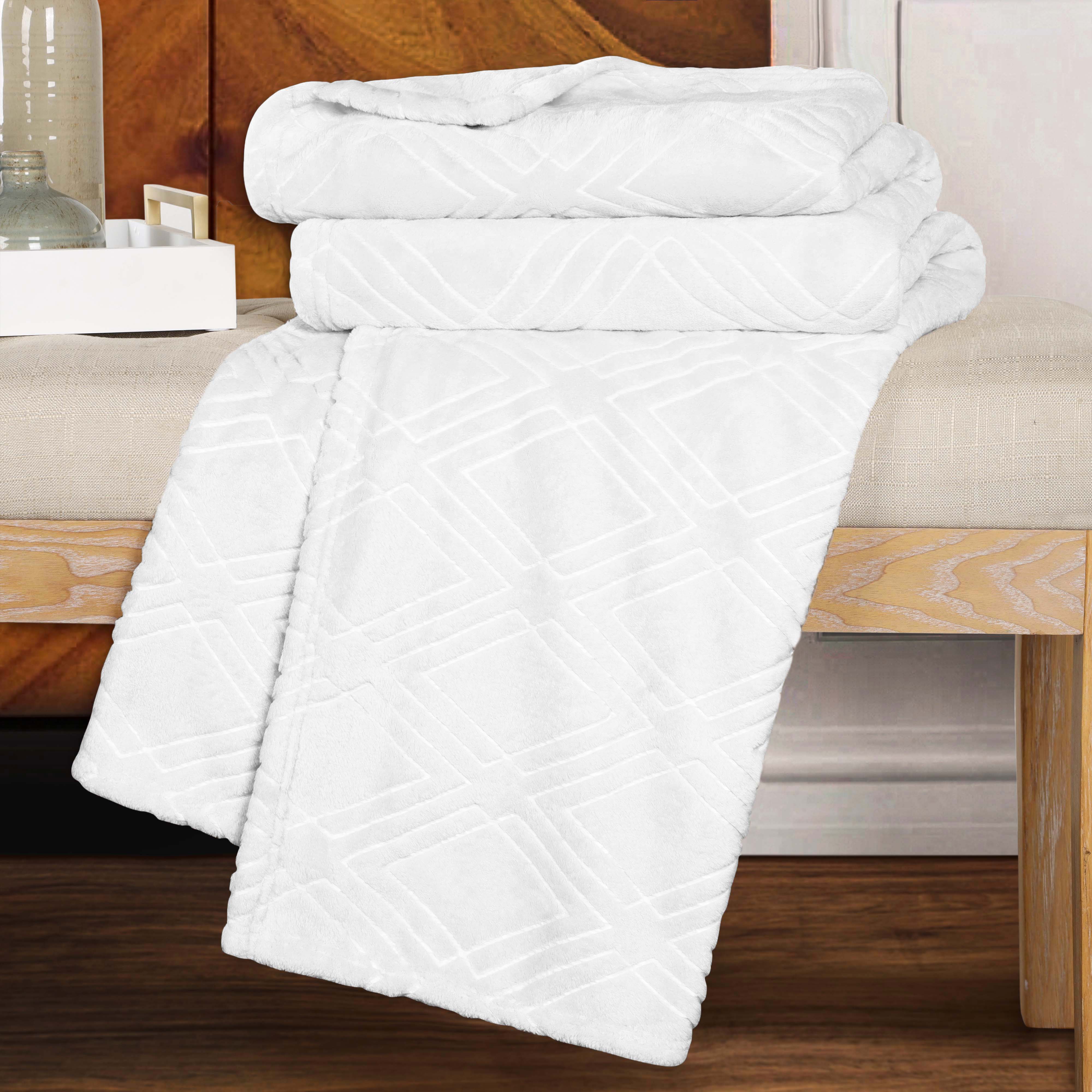 Premium Alaska Diamond Plush Fleece Blanket - Ultra Soft & Cozy Throw for Bed, Sofa, and Travel - Warm Winter Blanket for Home, Office, and Camping