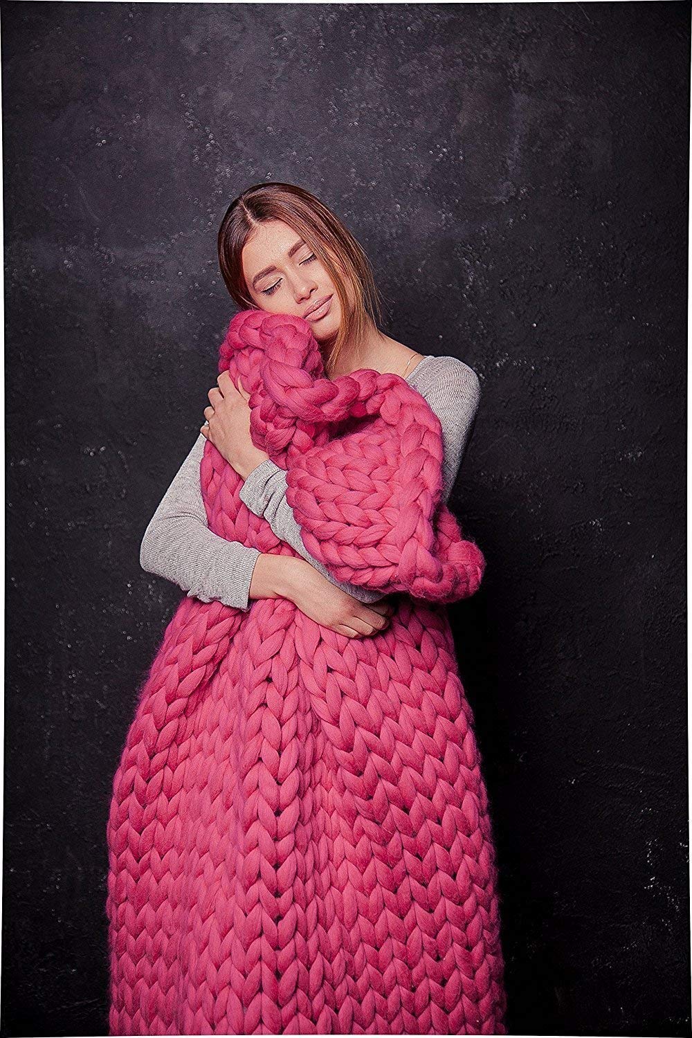 Clootess Bulky Chunky Yarn - 11 lbs Big Roving Wool for Hand Knitting, DIY Crochet, Sofa & Bed Throw Blankets (Rose Red) - Perfect for Cozy Home Decor and Winter Crafts