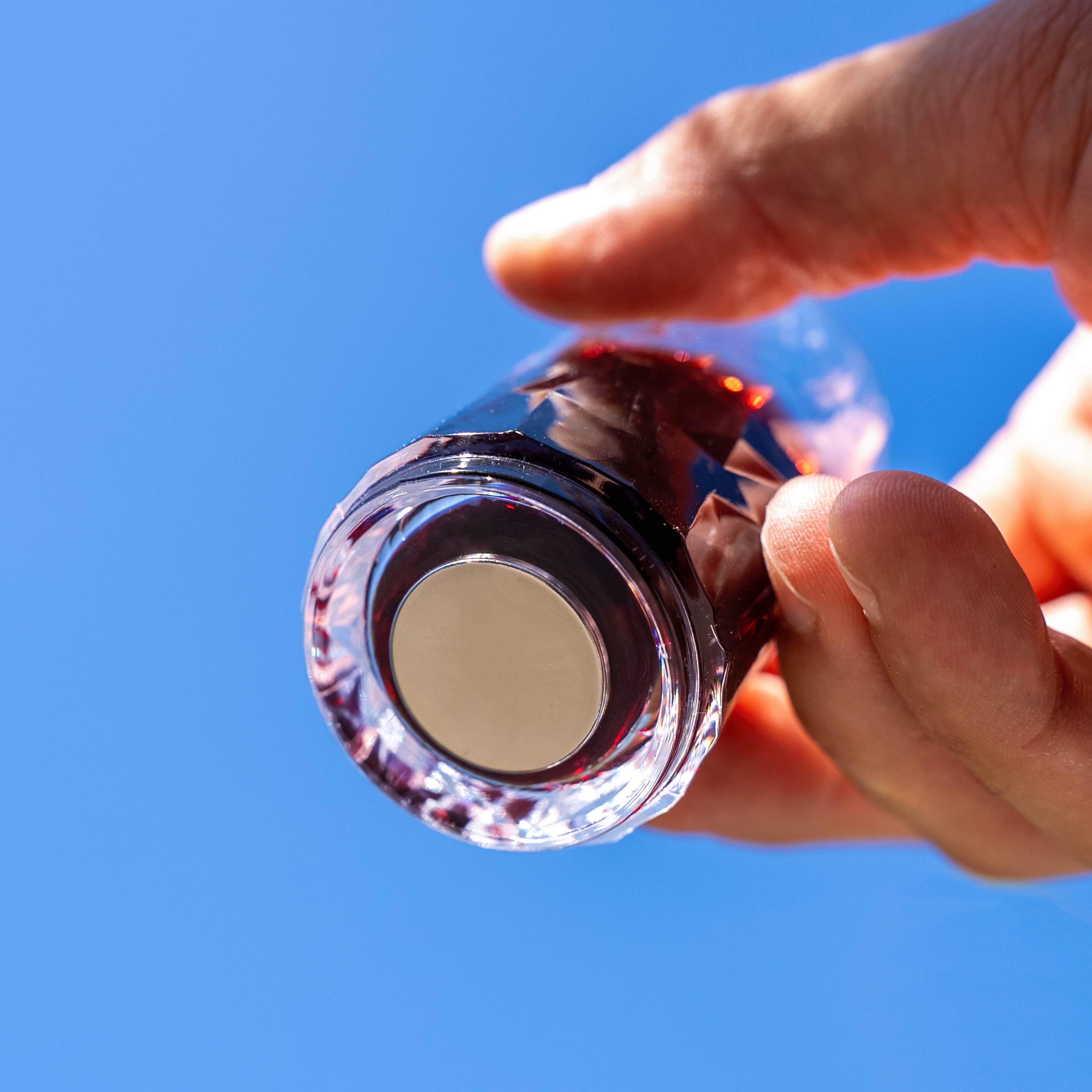 Premium Plastic Shot Glasses with Magnetic Base - Ideal for Parties, Bars, and Home Entertaining