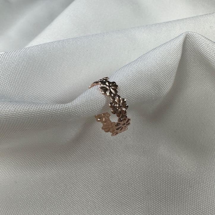 Rose Gold Dipped Sterling Silver Daisy Toe Ring - Elegant Floral Foot Jewelry for Beach, Summer & Boho Fashion