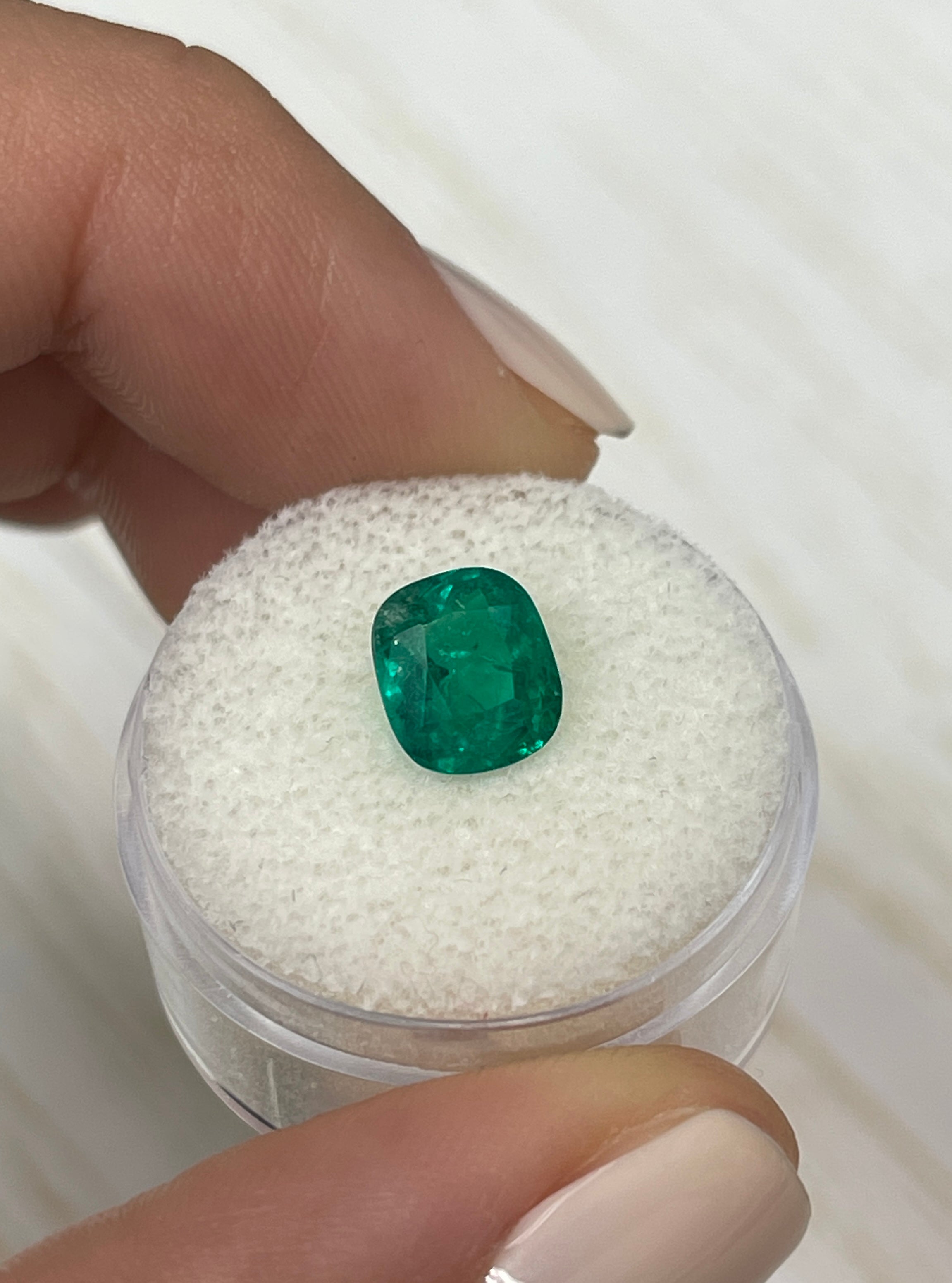 2.10 Carat 8x7mm Vivid Muzo Green Natural Colombian Loose Emerald Gemstone - Cushion Cut for Engagement Rings & Fine Jewelry Making